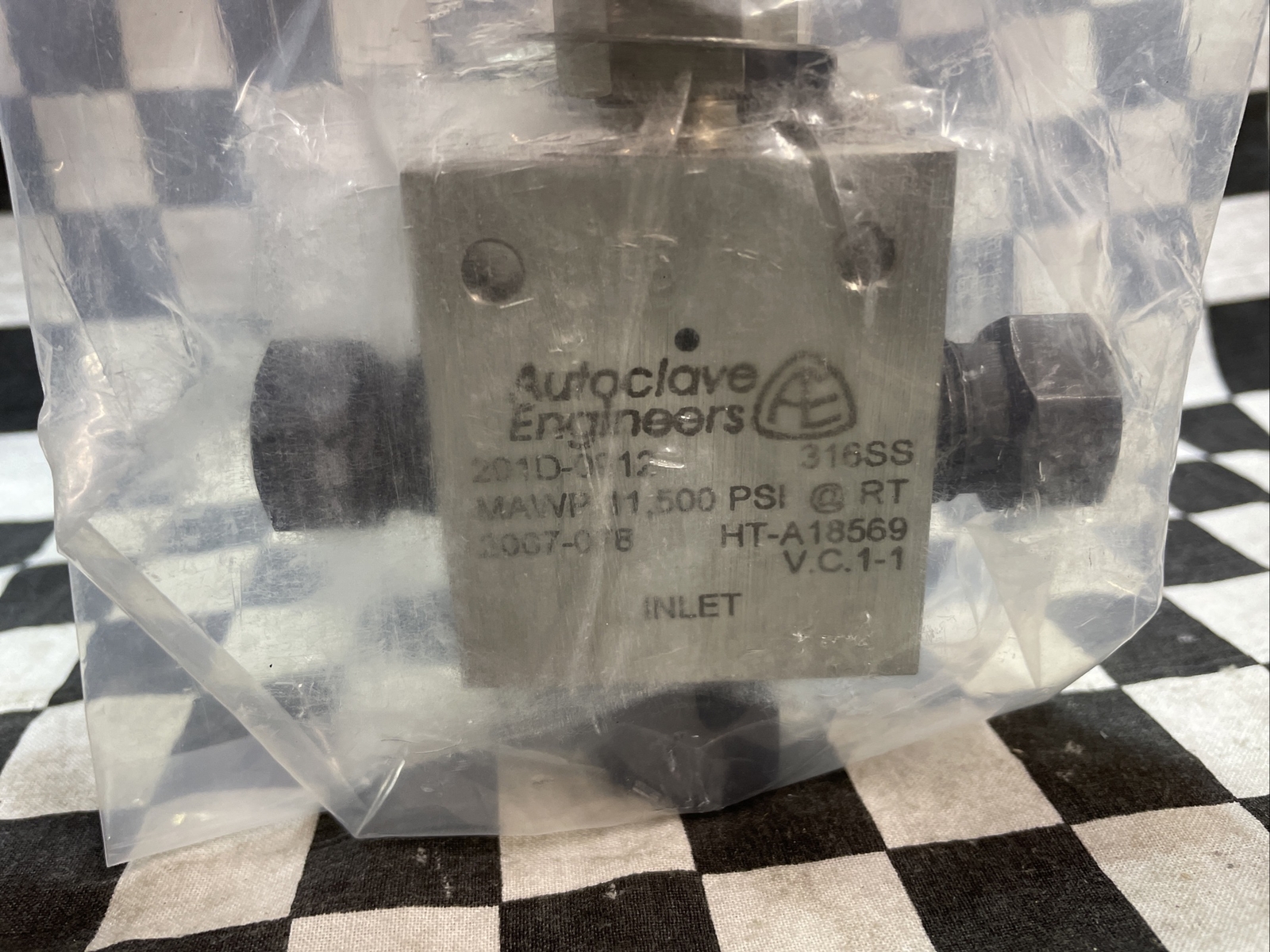 2x Autoclave engineers Needle Valve, 201D-0912, 2007-078, HT-A18569 #1217E12