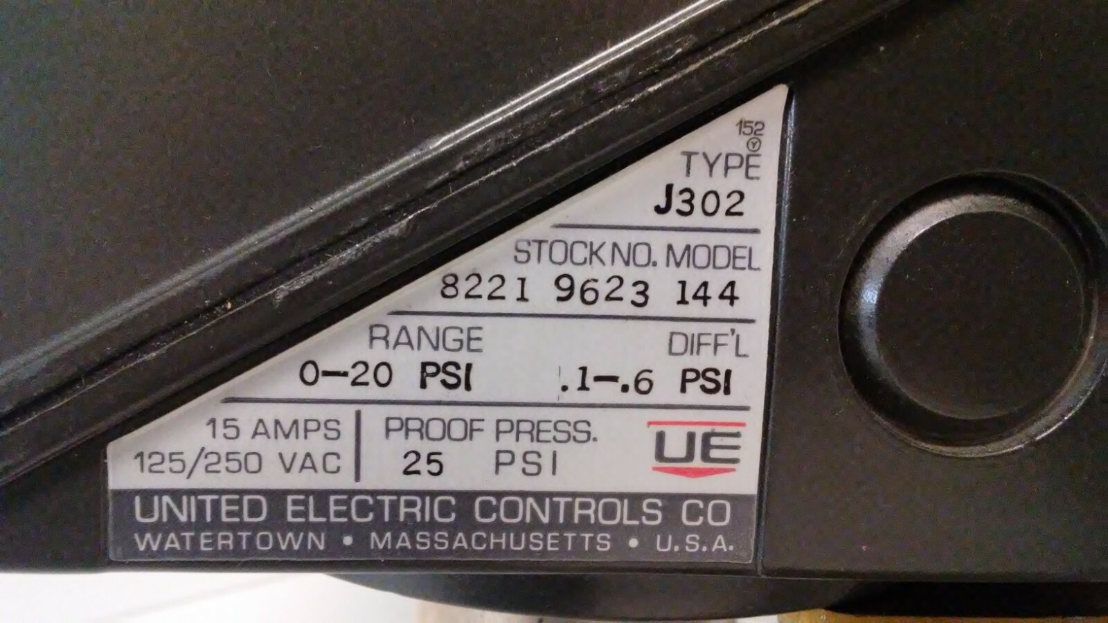NEW OLD STOCK! UNITED ELECTRIC PRESSURE SWITCH 8221-9623-144 J302