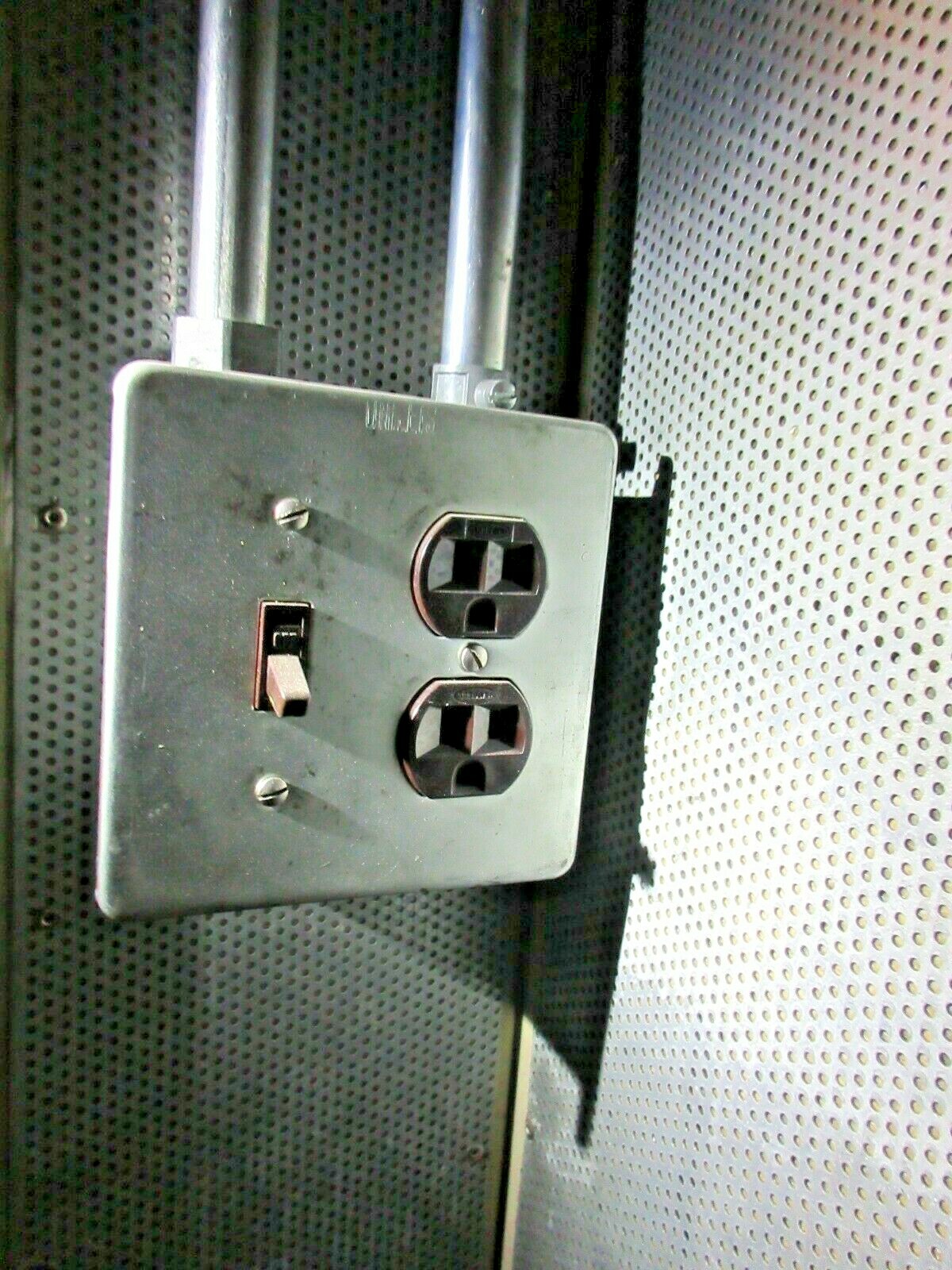 NOISE CONTROL TECHNOLOGY CORP HEARING BOOTH OUTER 97″ X 91″ X 60″