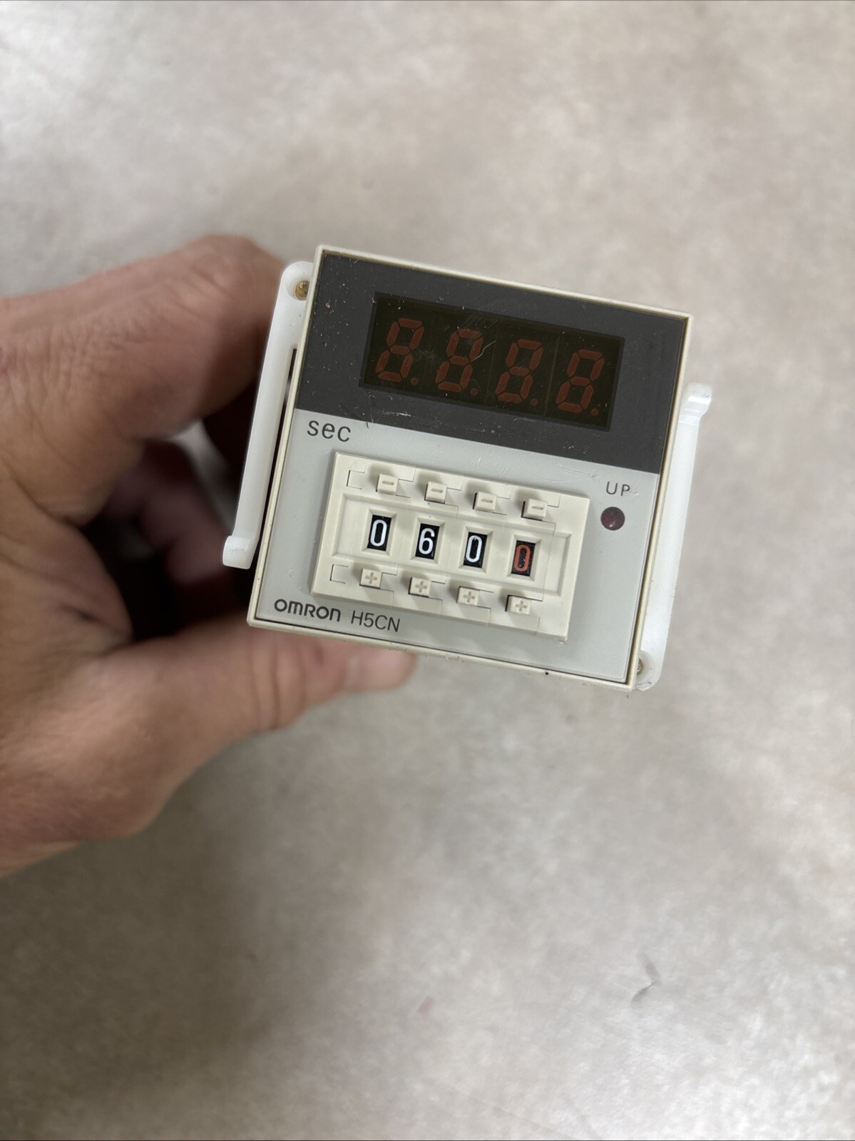 Omron H5CN-XBN Timer WITH OMRON P36-08 BASE #20I55