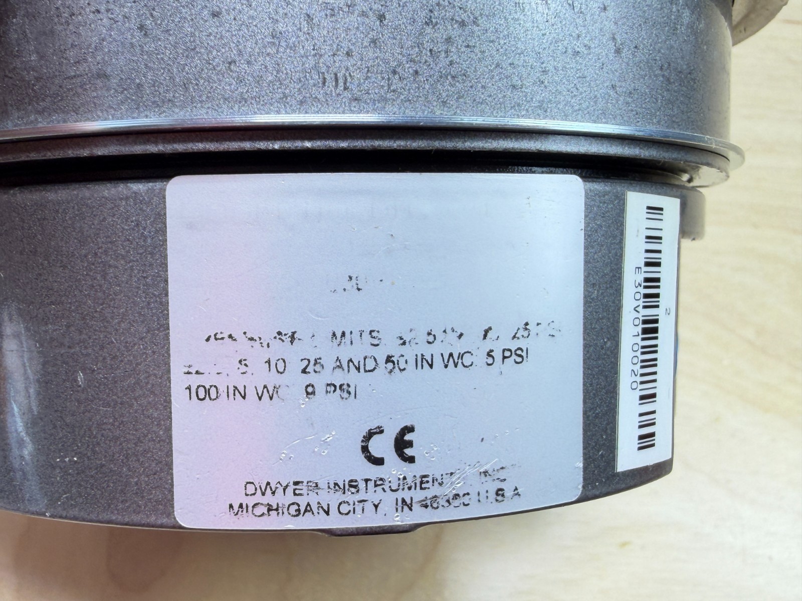 Dwyer DH3-004 Digital Pressure Switch, NPT 1/8 in Female