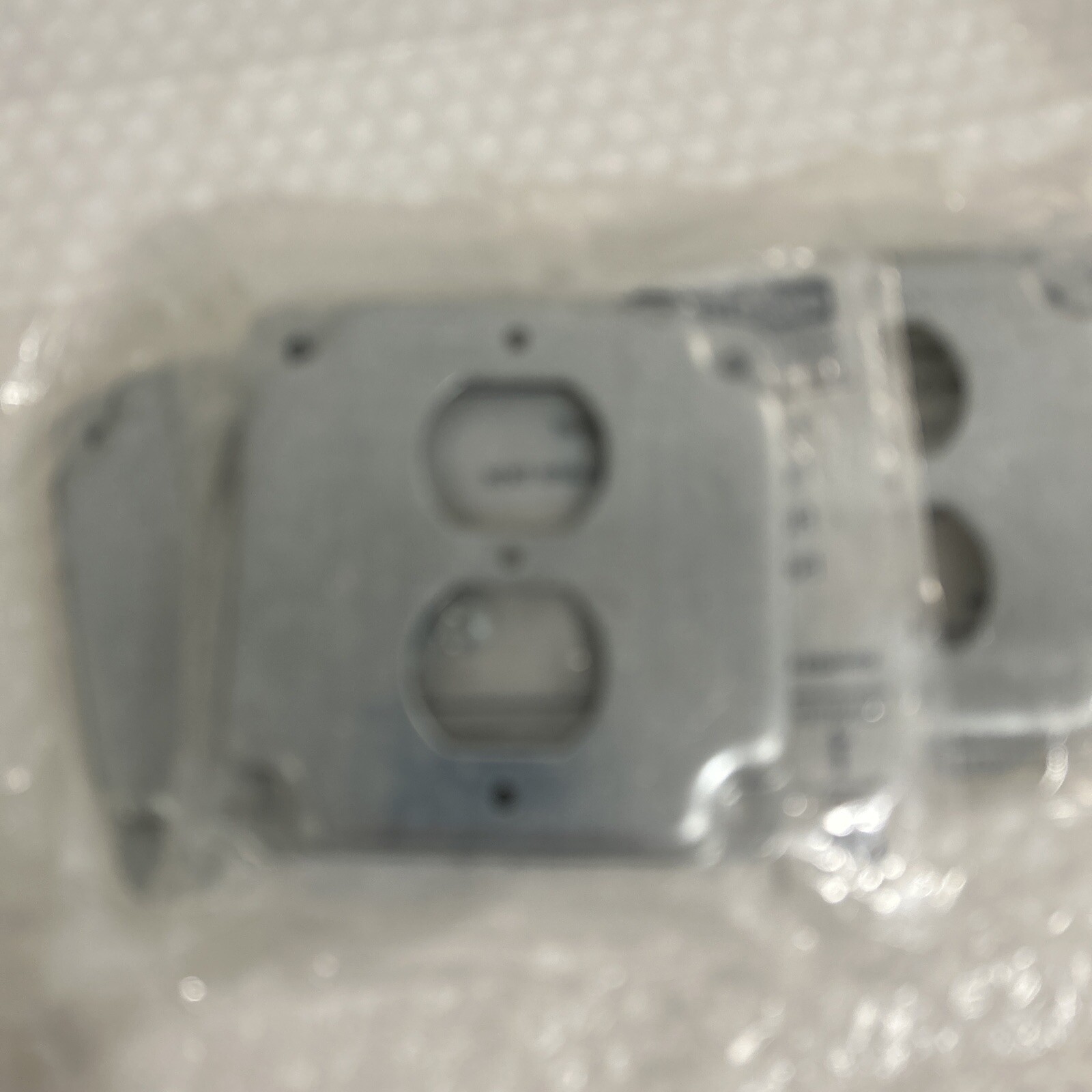 NEW Assortment of HUBBELL 4″Sqr Covers 3-902C,2-804C,1-812C,1-813C 7 Total