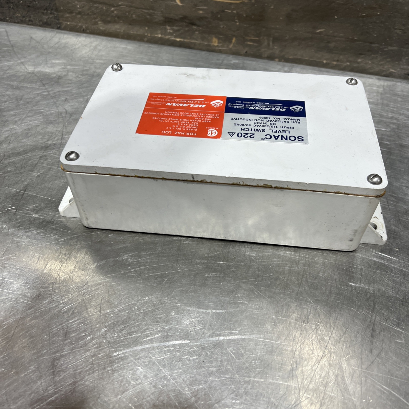 DELAVAN SONAC 220 43558 115/230VAC 5A Nos Surplus No Original Box