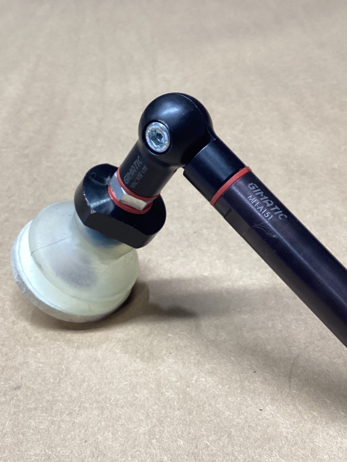 Gimatic MFI-A151 / with Gimatic VAC18F18F / with white suction cup #103K103