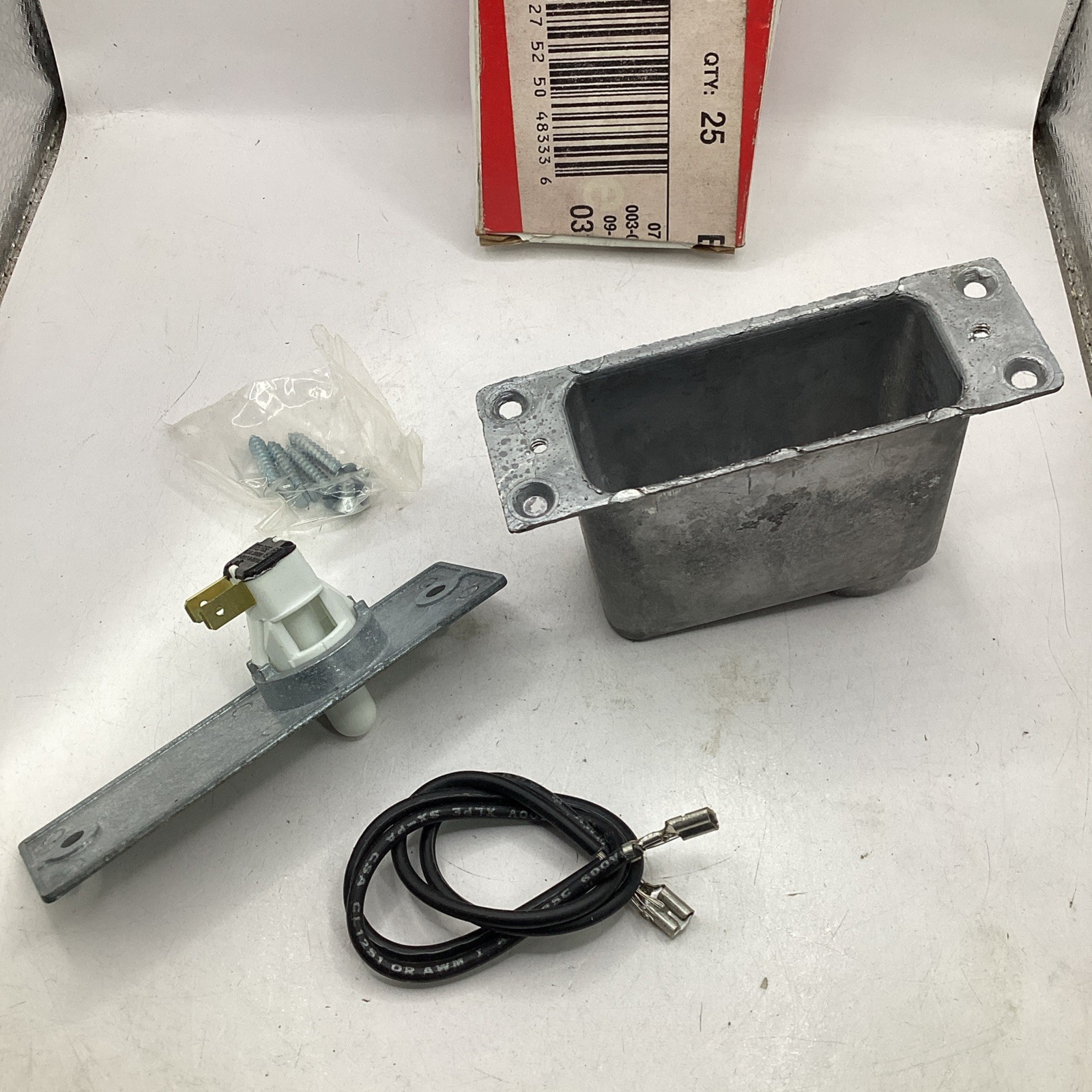 PerfectLine DF415 Automatic Door Operated Light Switch NEW