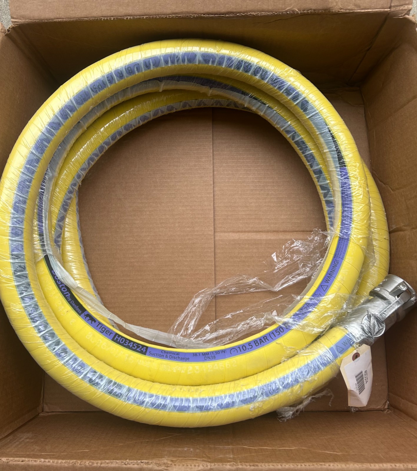CHEMICAL HOSE BOSTON H034524-20. 1-1/2” X 20FT. 150 PSI NEW