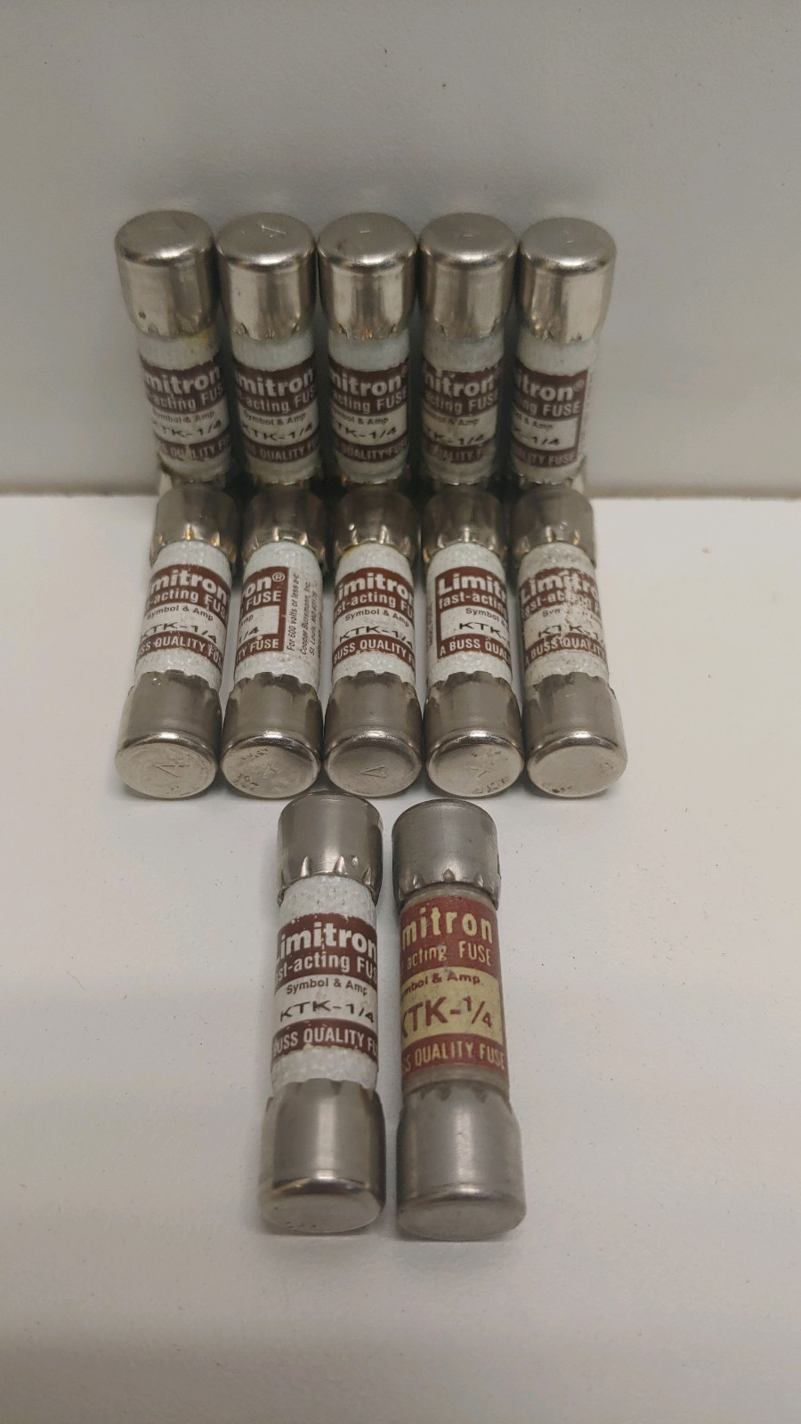 LOT OF (12) NEW OLD STOCK! BUSSMANN LIMITRON 1/4A 0.25A 600V FUSES KTK-1/4