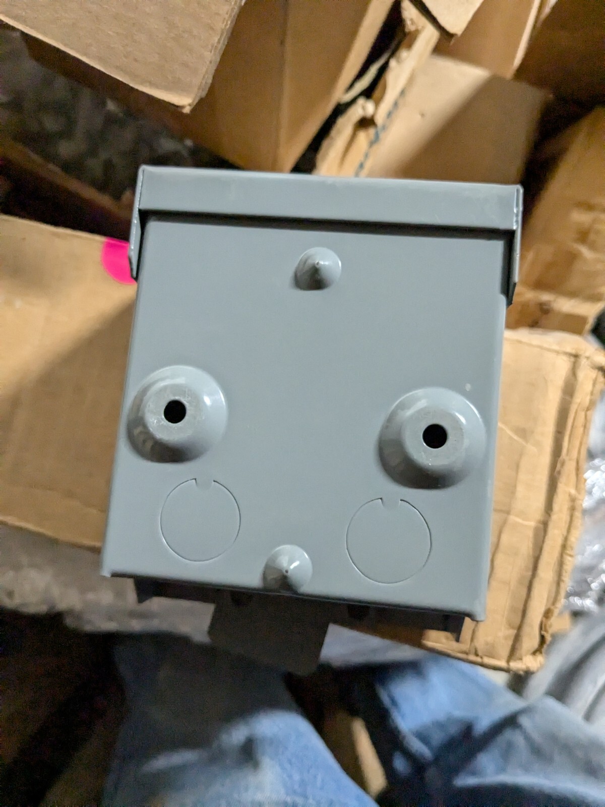 SQUARE D TYPE 3R ENCLOSURE 9991-KE3. New open box – No Switch !Charity!
