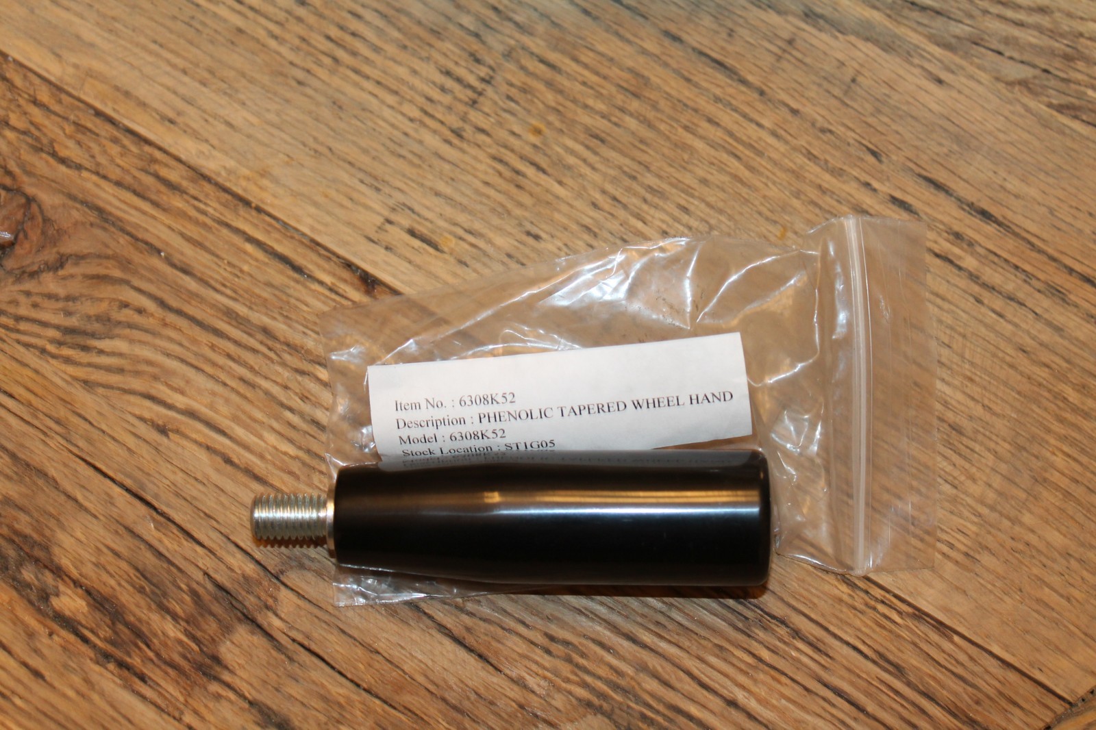 McMaster-Carr 6308K42 Threaded Stud w/ Revolving Grip Handle 1/4″-20 Threaded St