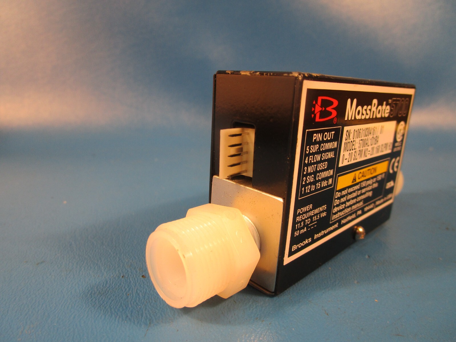 USED BROOKS MASSRATE 5700 ELECTRONIC FLOW METER MODEL 5700AL1D1BA