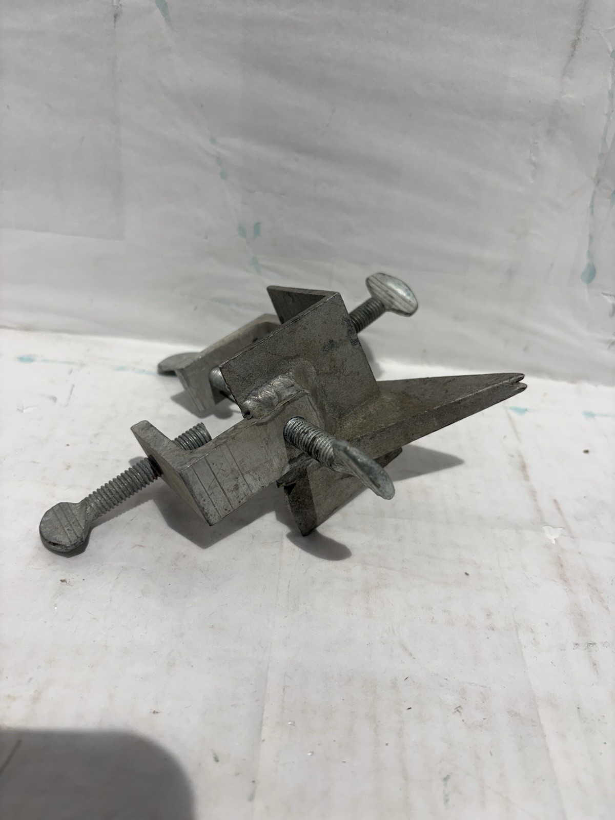 Bon 11-109 Fitting, Adjustable Inside Line Holder