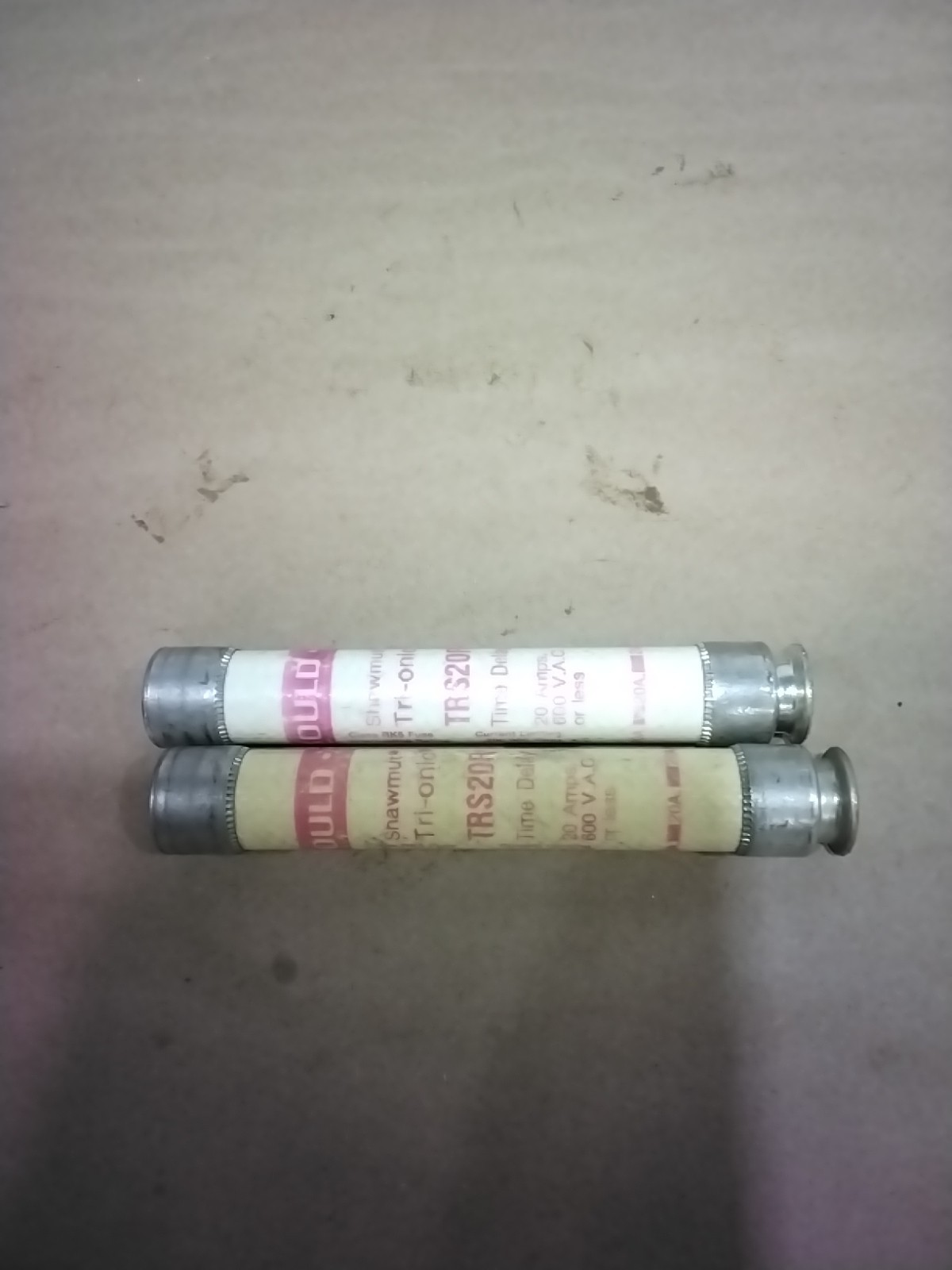 Gould Shawmut Trionic TRS20R 20A Fuse, Lot of 2