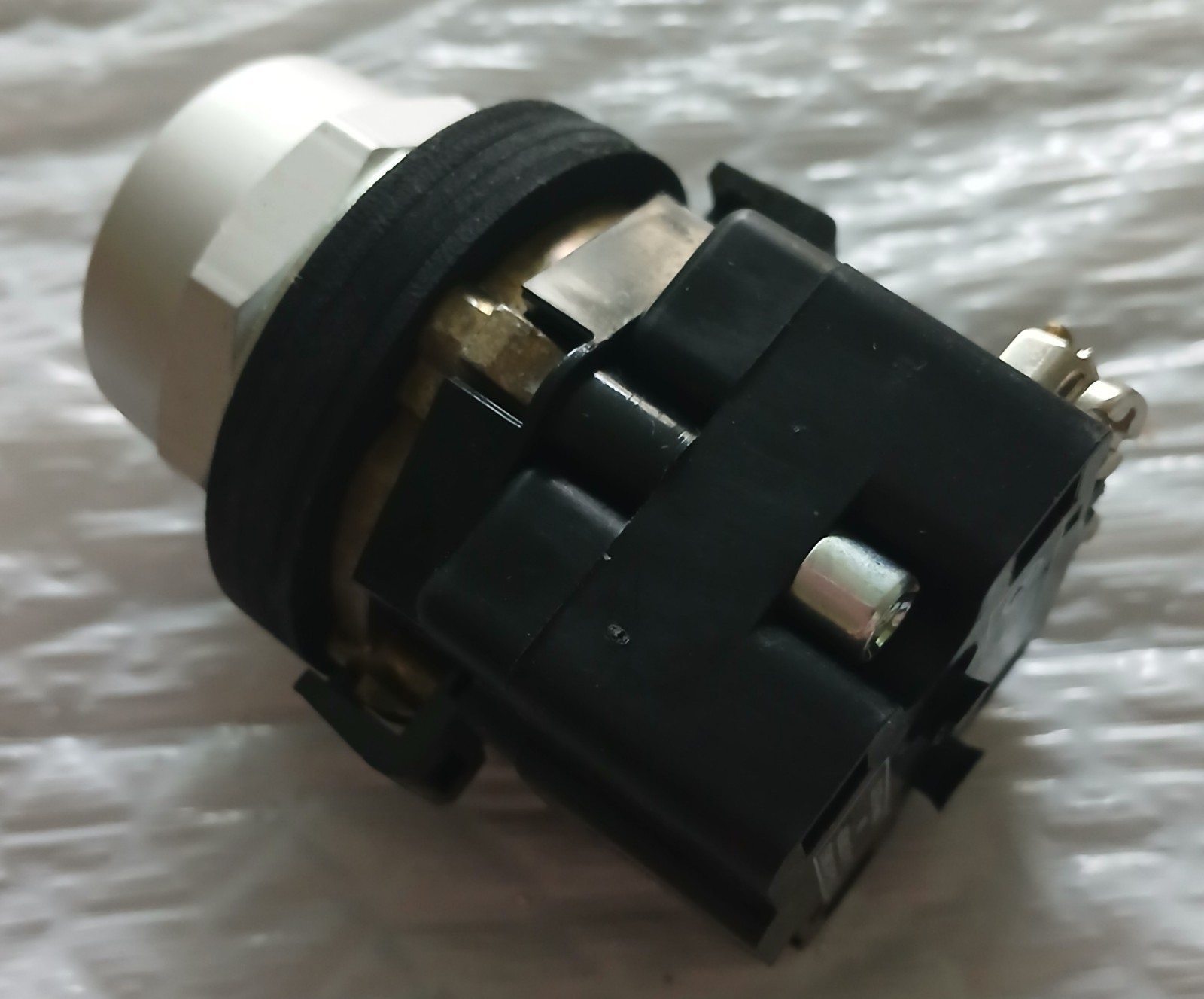 Eaton Pushbutton Operator. HT8GBT1. New. No lens or bulb. Free Shipping