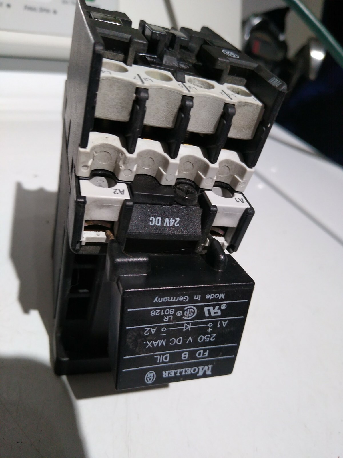 Moeller Electrical Contactor – DIL00 M4-G 24V DC