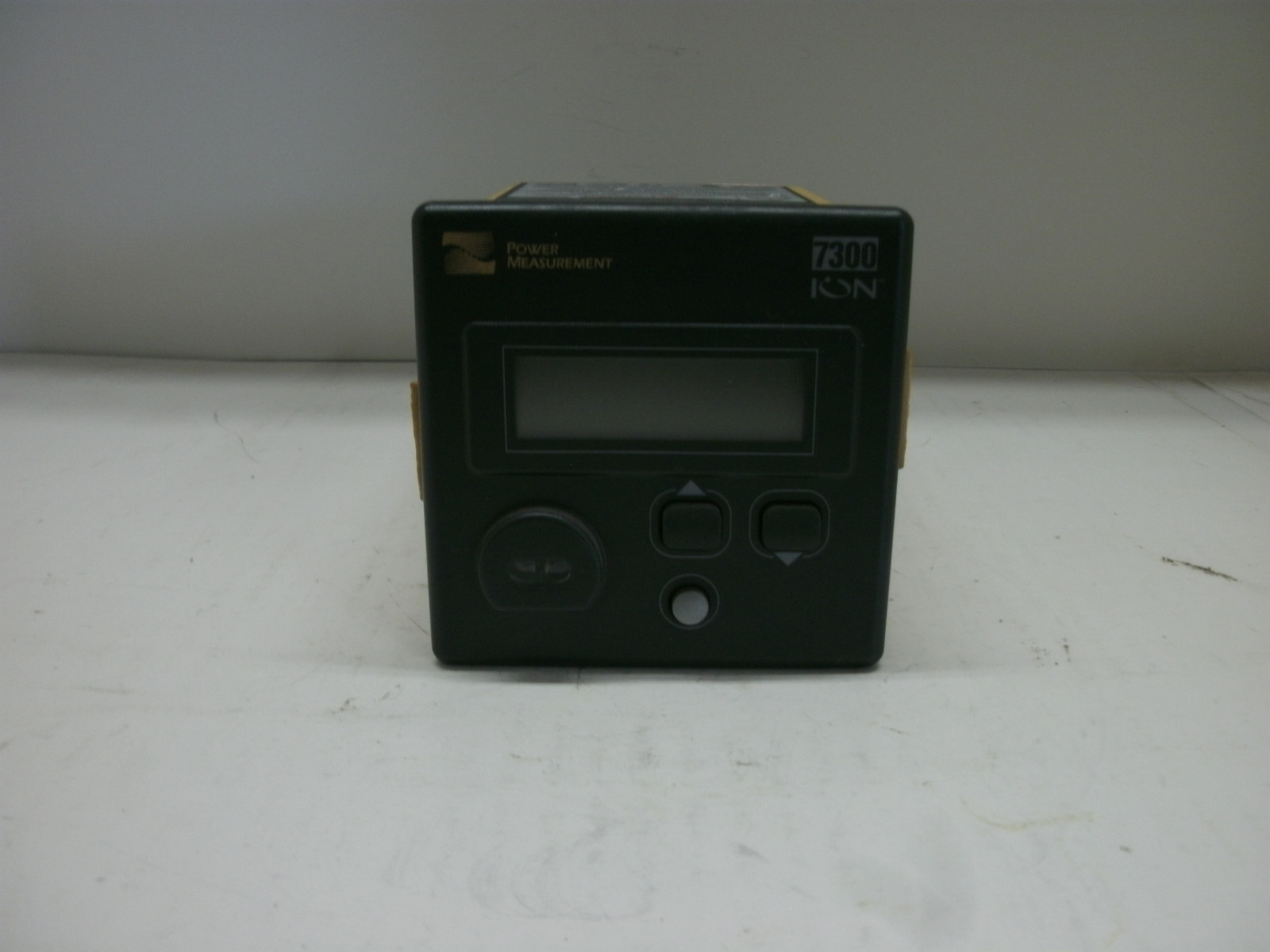 POWER MEASUREMENT P730A0D0A0A0A0A TYPE 7300 METER 10 AMP 95-240V 47-440 HZ
