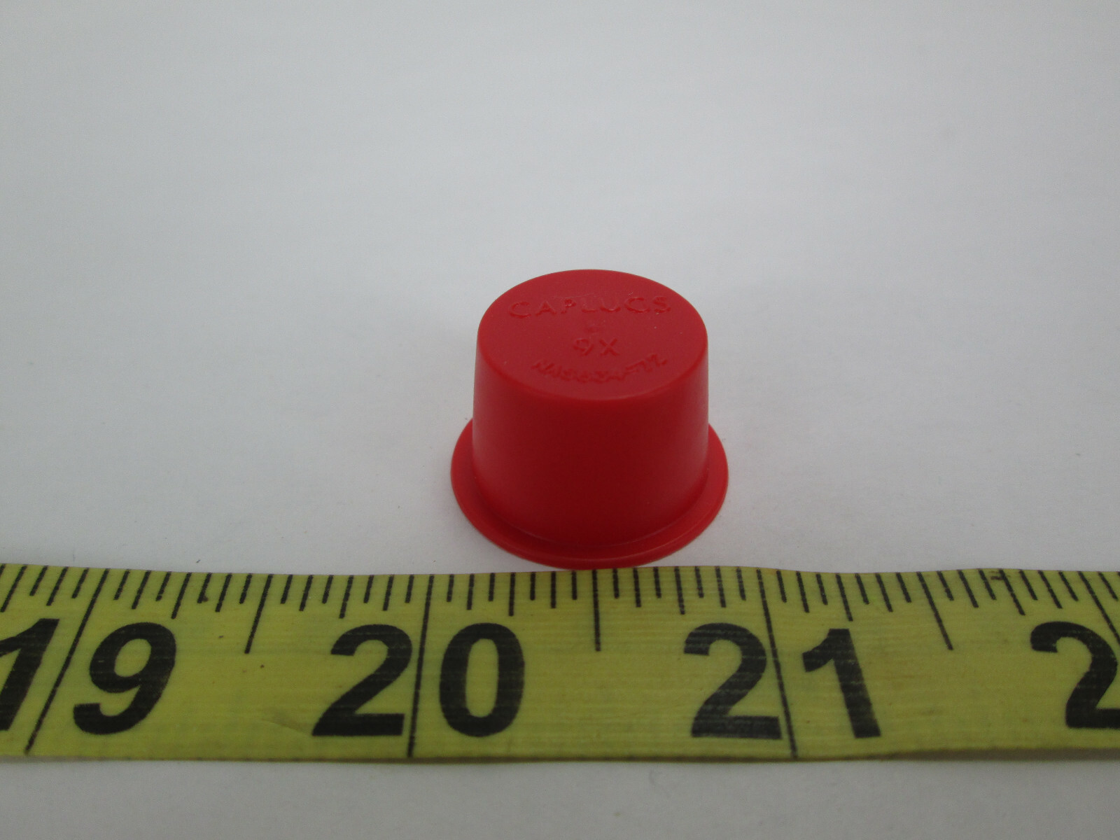 Lot of 100 New Caplugs Tapered Dust & Moisture Cap Plug .725″ T-9X Red NAS834-72