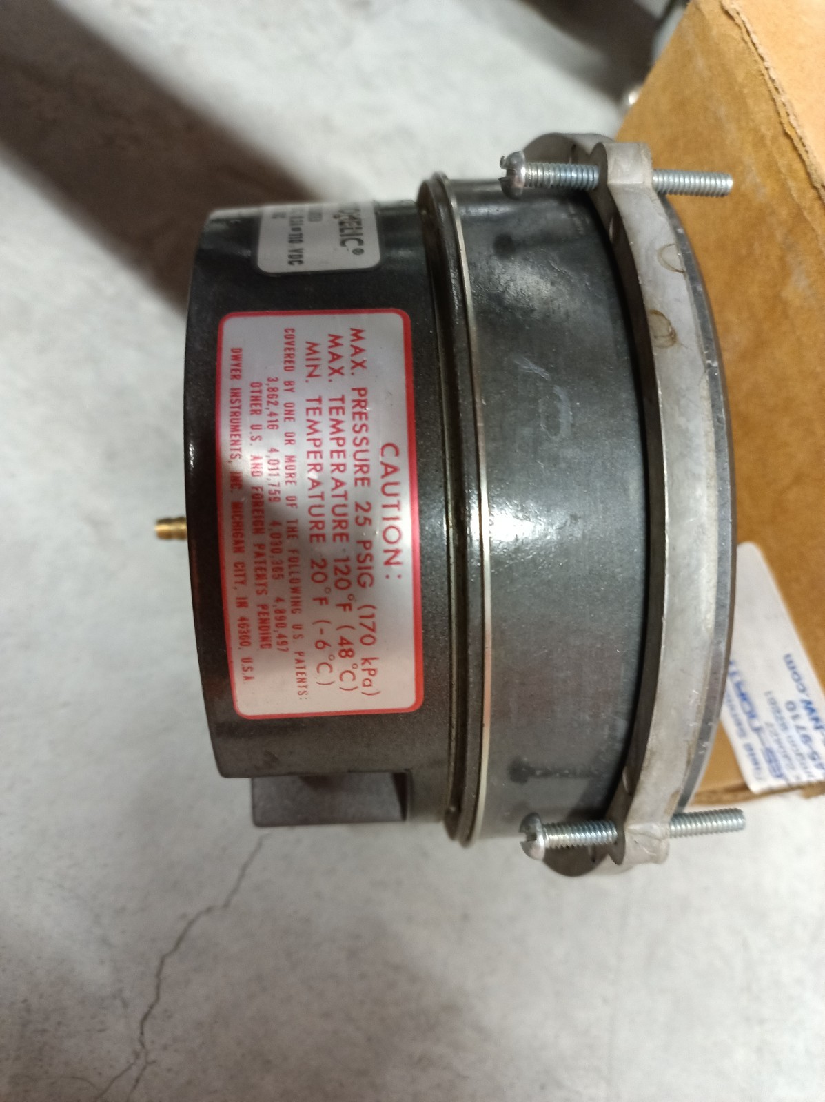 Used Dwyer 3000-0MR Photohelic Pressure Gauge 3000MR 3000-OMR Max Pressure 25psi