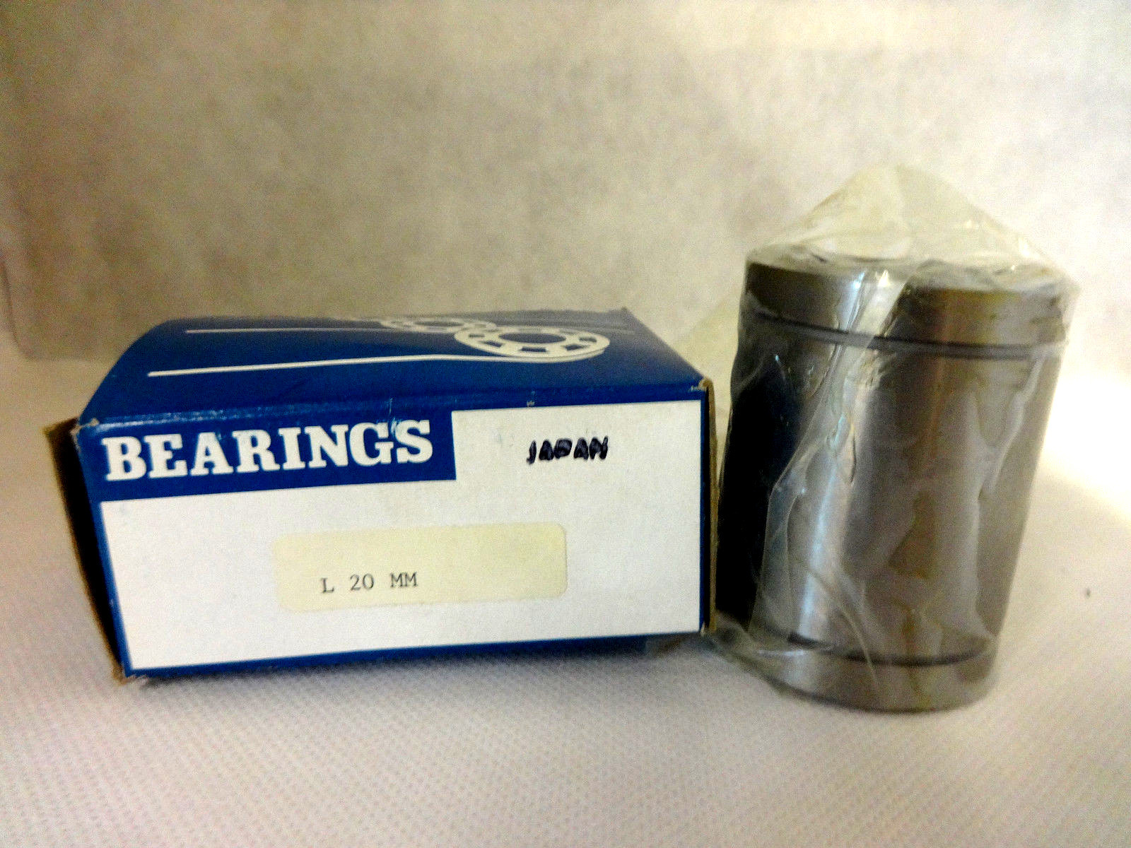 NEW IN BOX BEARINGS L-20-M LINEAR BALL BEARING BUSHING