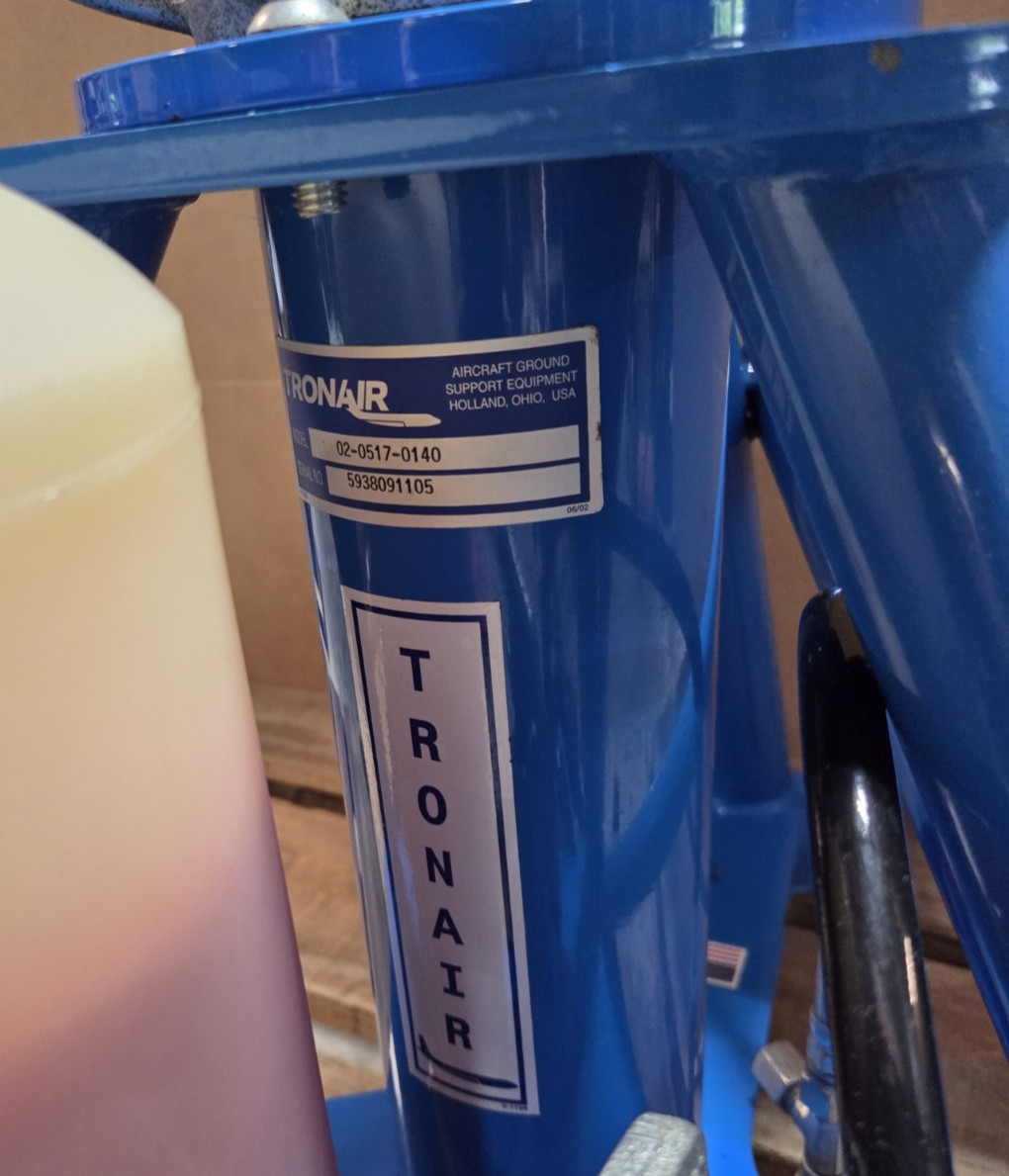 New Tronair 02-0517-0140 Aircraft Hydraulic Jack, Tripod – 5 Ton, Multi Stage.