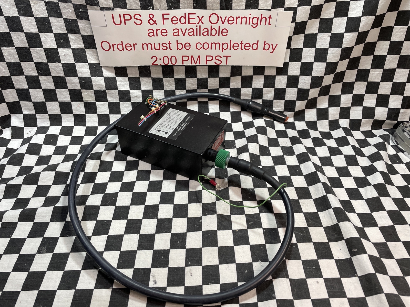 SPELLMAN POWER SUPPLY 0-30KV,33uA, INPUT: 28VDC, RV30N10KDX1120, w/ CABLE 4 FT