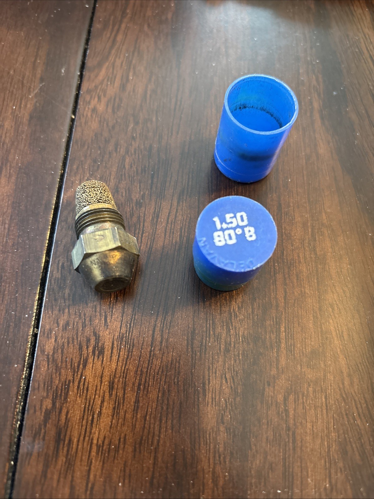 Delavan BRASS FITTING WITH FILTER 1.50 80 Degree B. B86