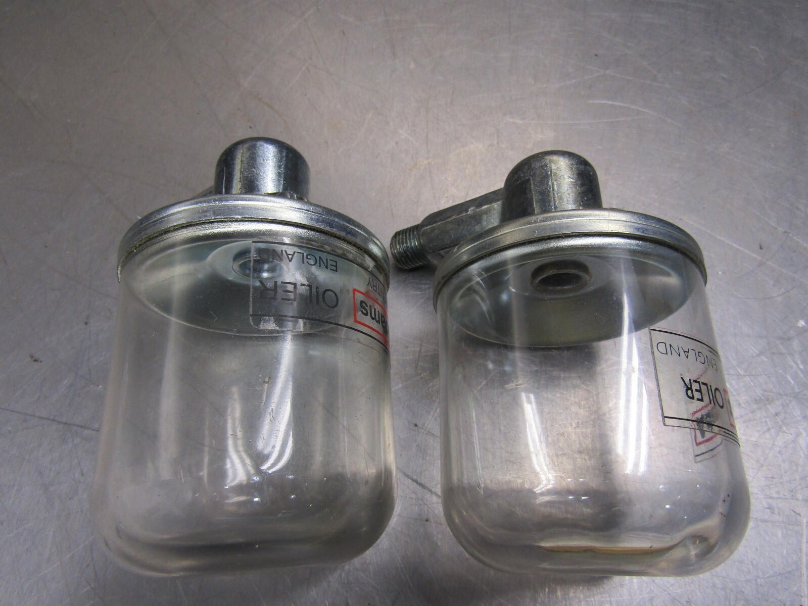 Adams Oiler 1/4″ BSP Approximately 7oz Cap. Lot of 2!