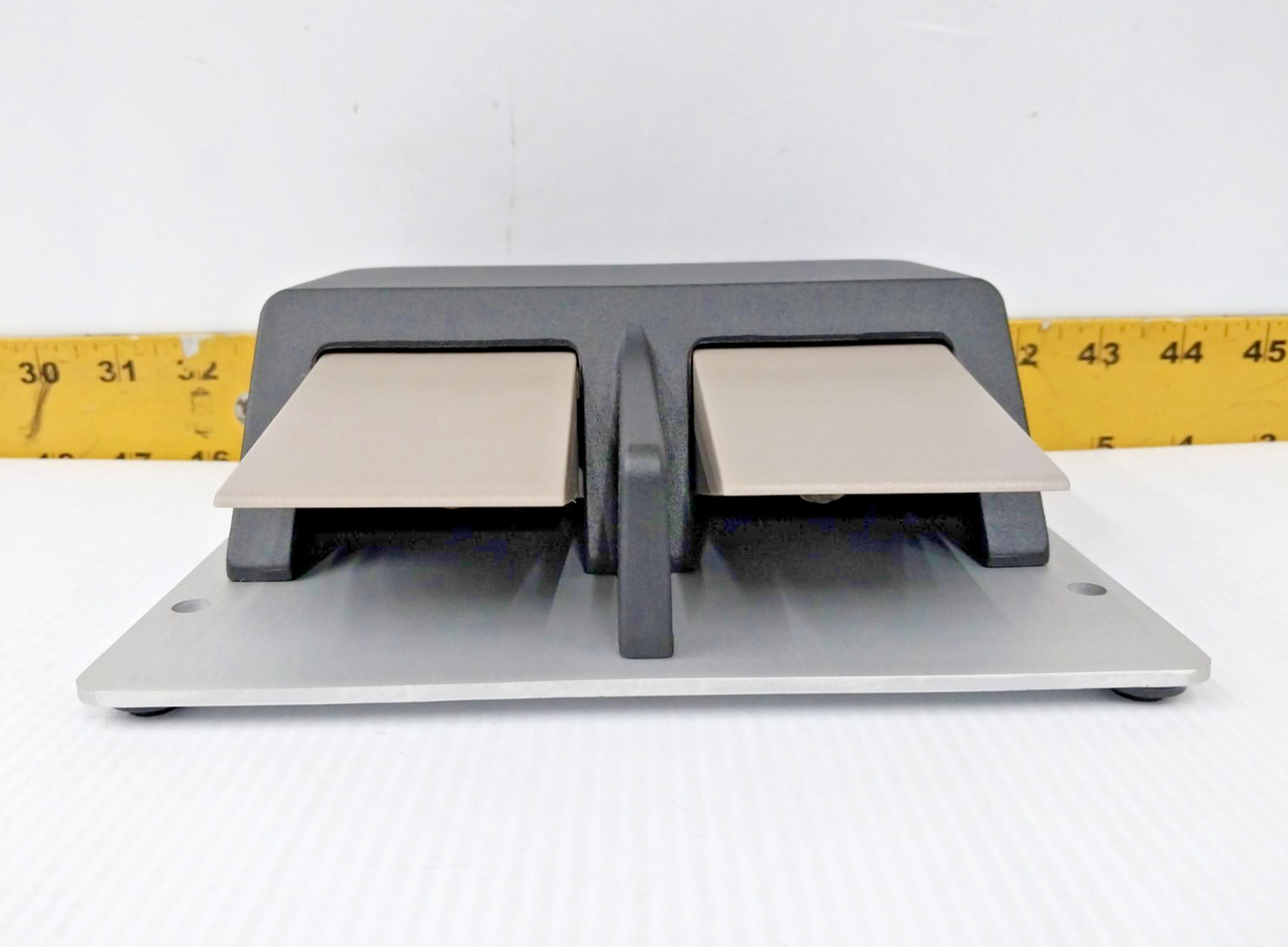 New Linemaster Classic IV Twin Pedal Foot Switch Catalog # TWIN 88SN1-05