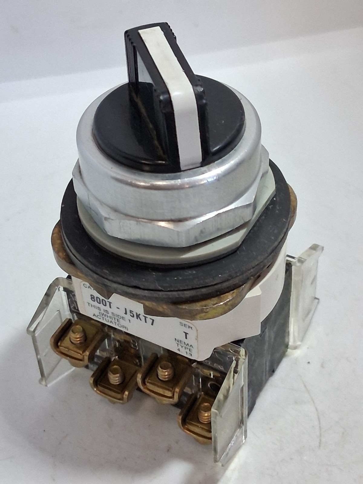 ALLEN BRADLEY 800T-J5KT7B SELECTOR SWITCH 2NO/2NC 3 POS SP RET FROM RIGHT SE T