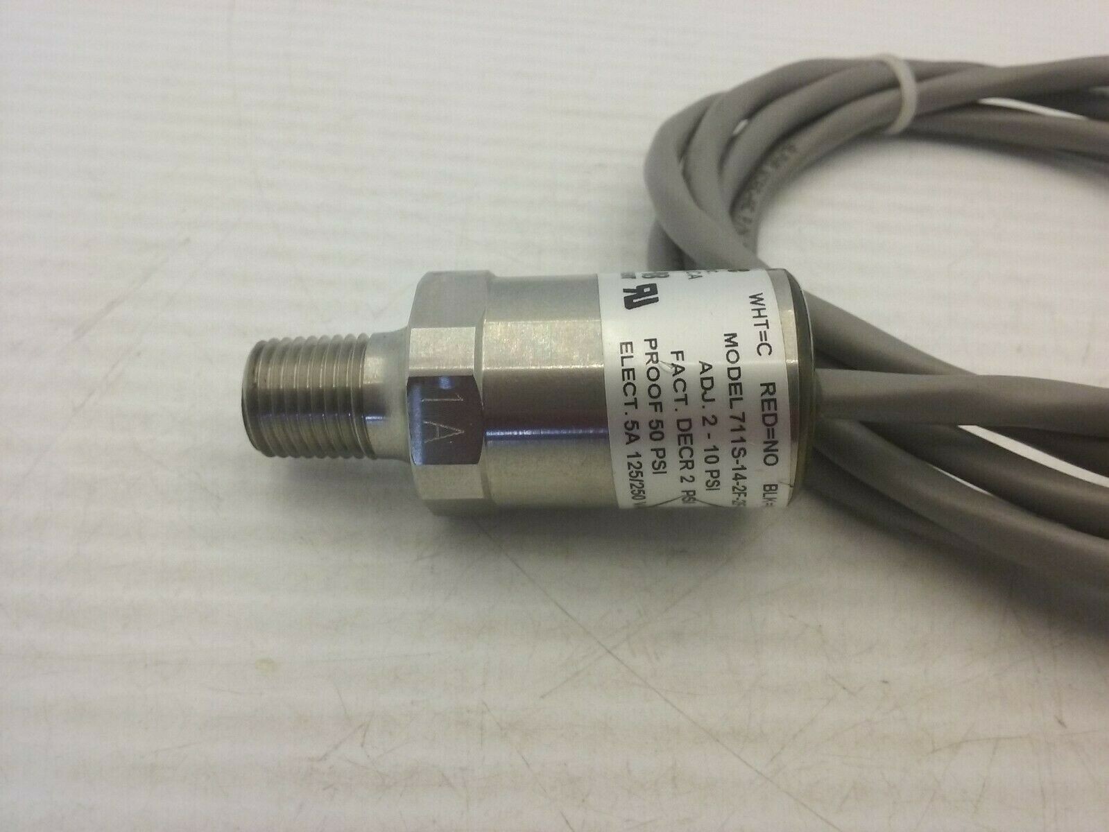 BARKSDALE 711S-14-2F-2F-W72 PRESSURE TRANDUCER ADJ 2-10PSI 5A 125/250 VAC NNB