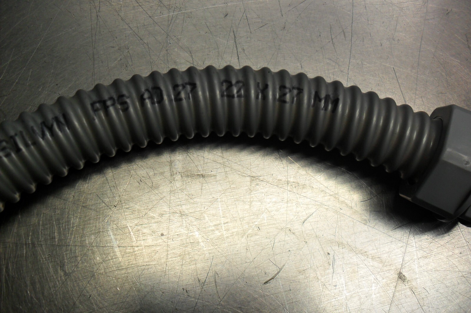 qty 9′ 6″ – LAPP SILVYN FPS AD 27 22x27mm, highly flexible protection conduit