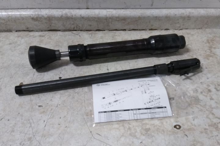 Chicago Pneumatic CP0200B32L-2F 2-1/2 In Bore Size Floor Sand Rammer