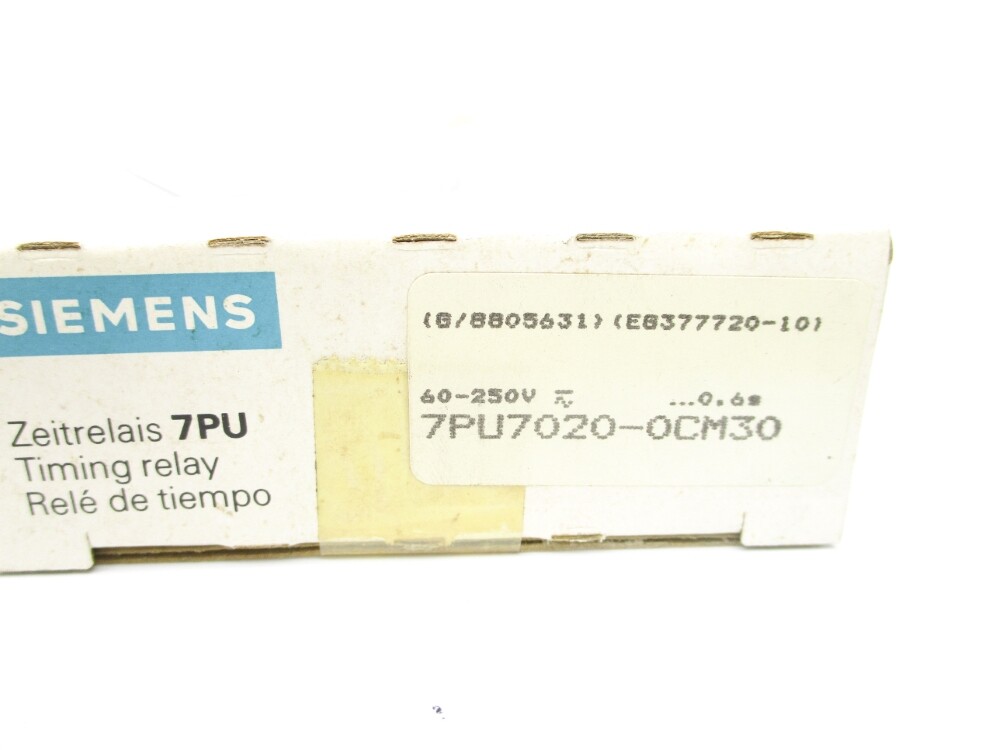 SIEMENS 7PU7020-0CM30 60-250V 0.6S NSMP