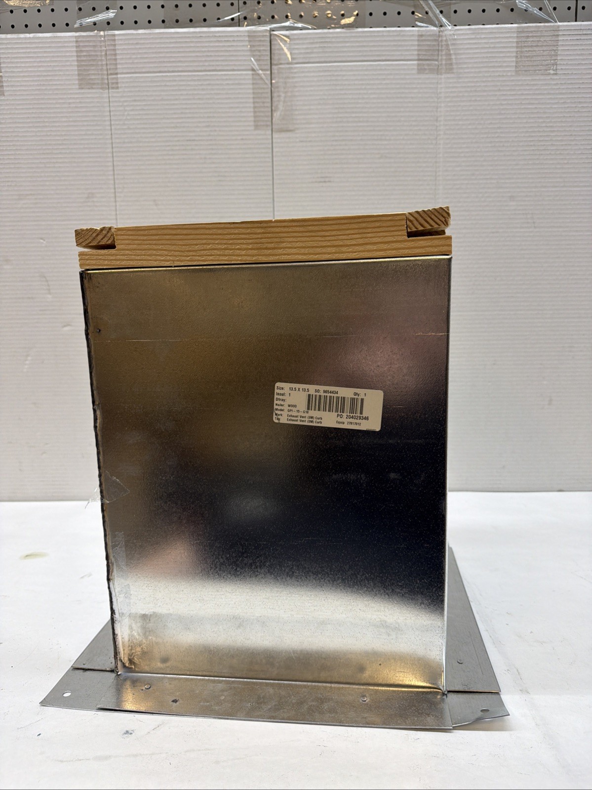 Greenheck GPI-15-G18 Roof Curb for 15in Square Base