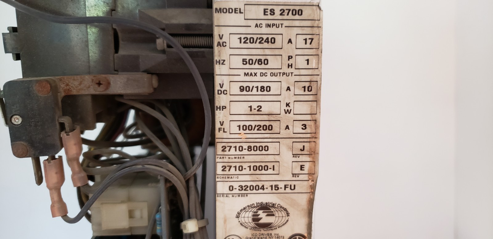 EMERSON ES 2700 DC DRIVE, 120/240VAC, 90/180VDC, 1-2HP, 50/60Hz