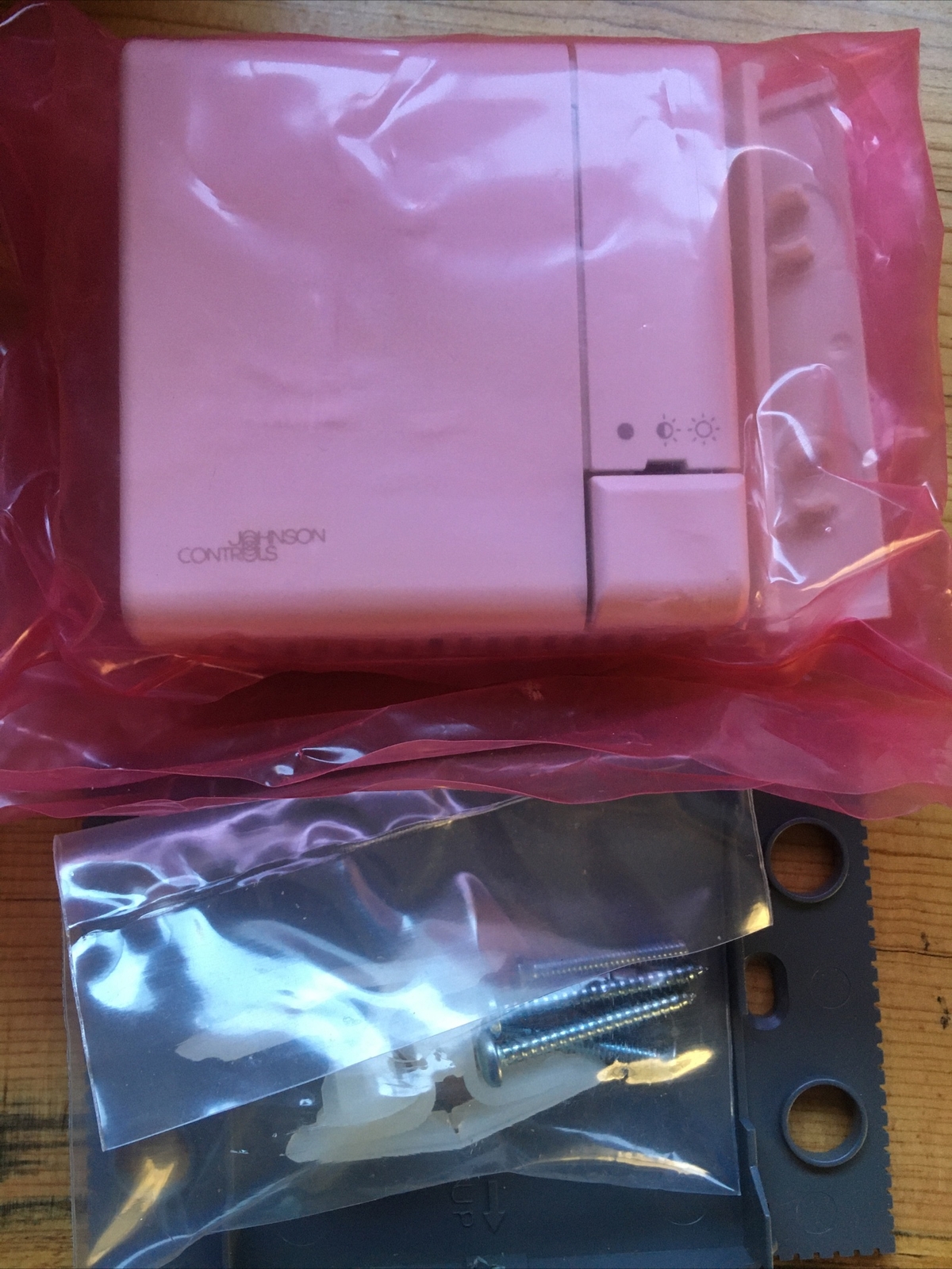 JOHNSON CONTROLS TM-9151-0000 COMMAND MODULE / ROOM SENSOR