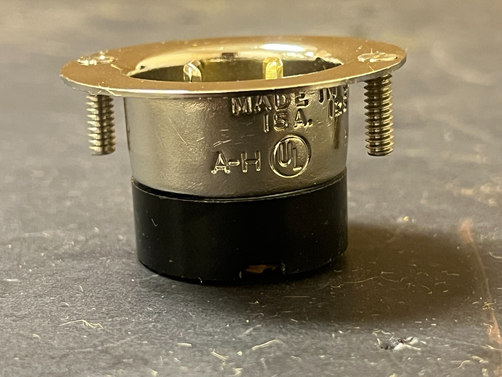 Arrow Hart Midget Hart-Lock Flanged Inlet P/N 7466A New 15A 125V Male 2 Wire