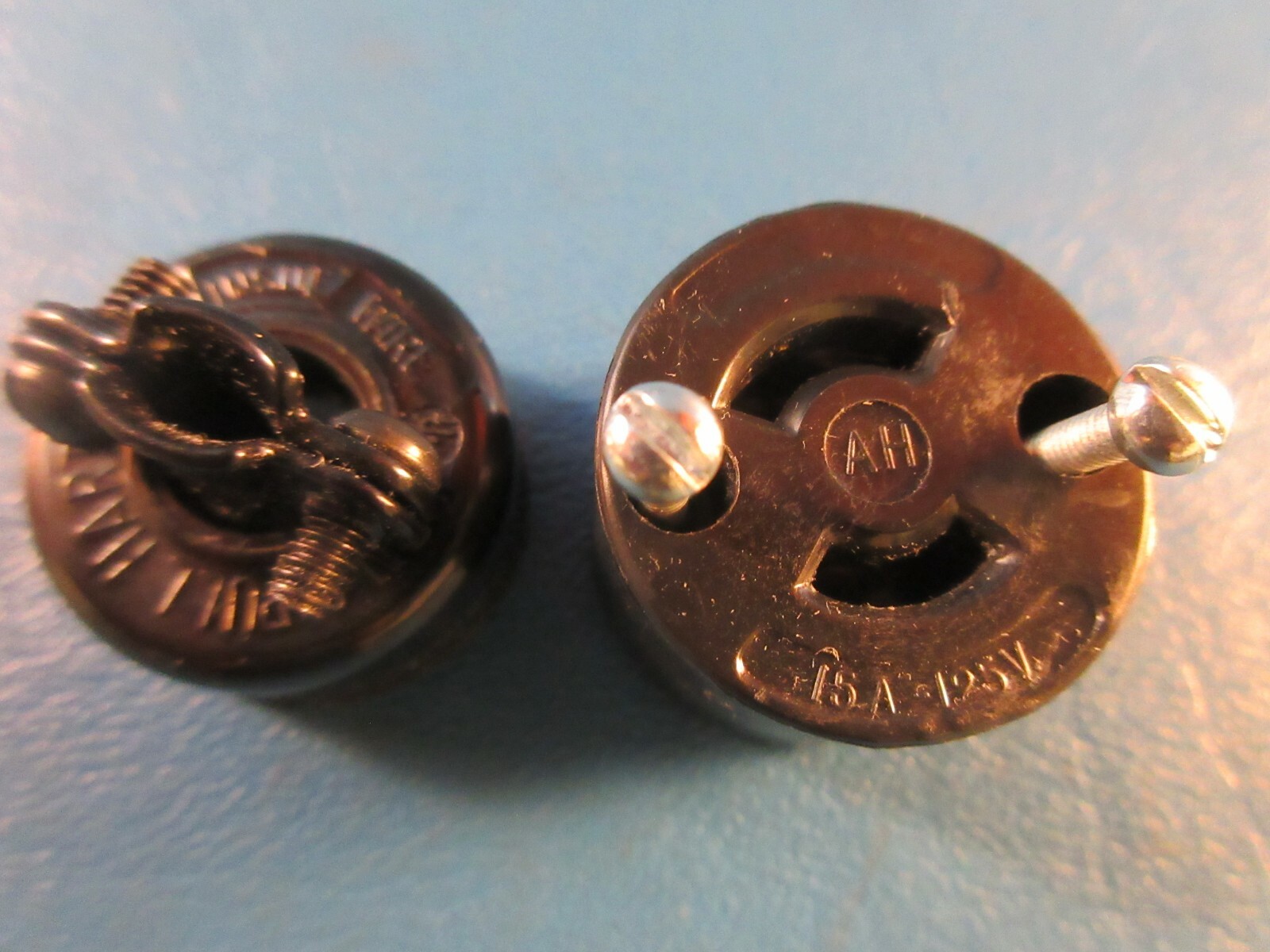 Lot of 3 Arrow Hart 7464 Midget Locking Connector 15A 125V