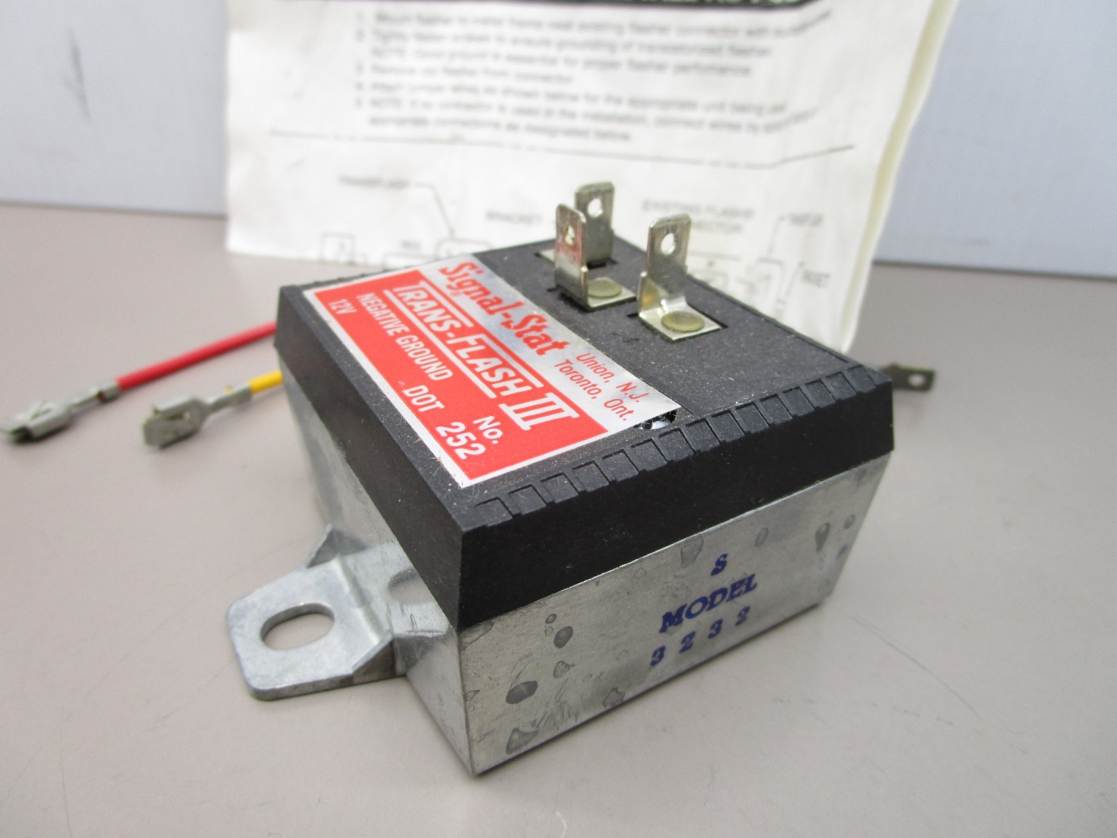 Signal-Stat 252 Trans-Flash Vehicle Flasher 12-Volt / Neg-Ground Model 3232