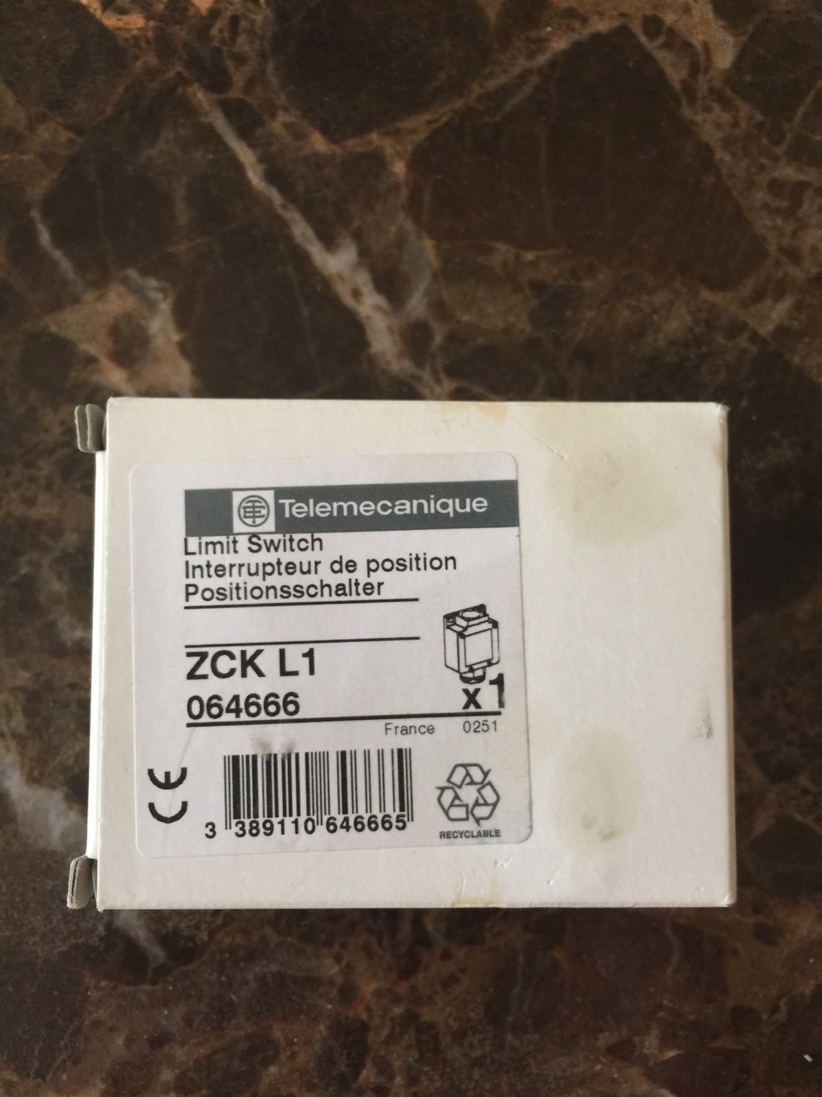 Telemecanique ZCKL1 H7*NEW IN BOX* TELEMECANIQUE ZCK L1 H7