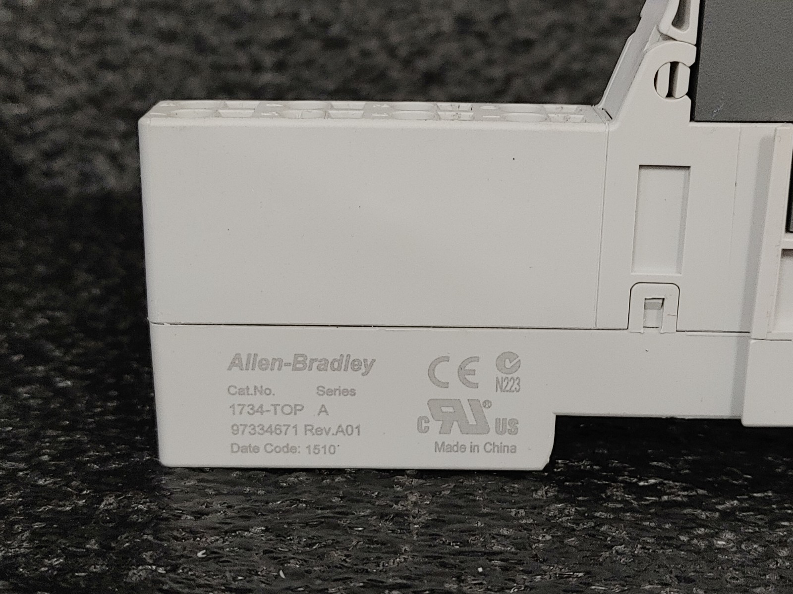 ALLEN BRADLEY 1734-8CFG POINT I/O 8 Point Combination Module with Terminal Base