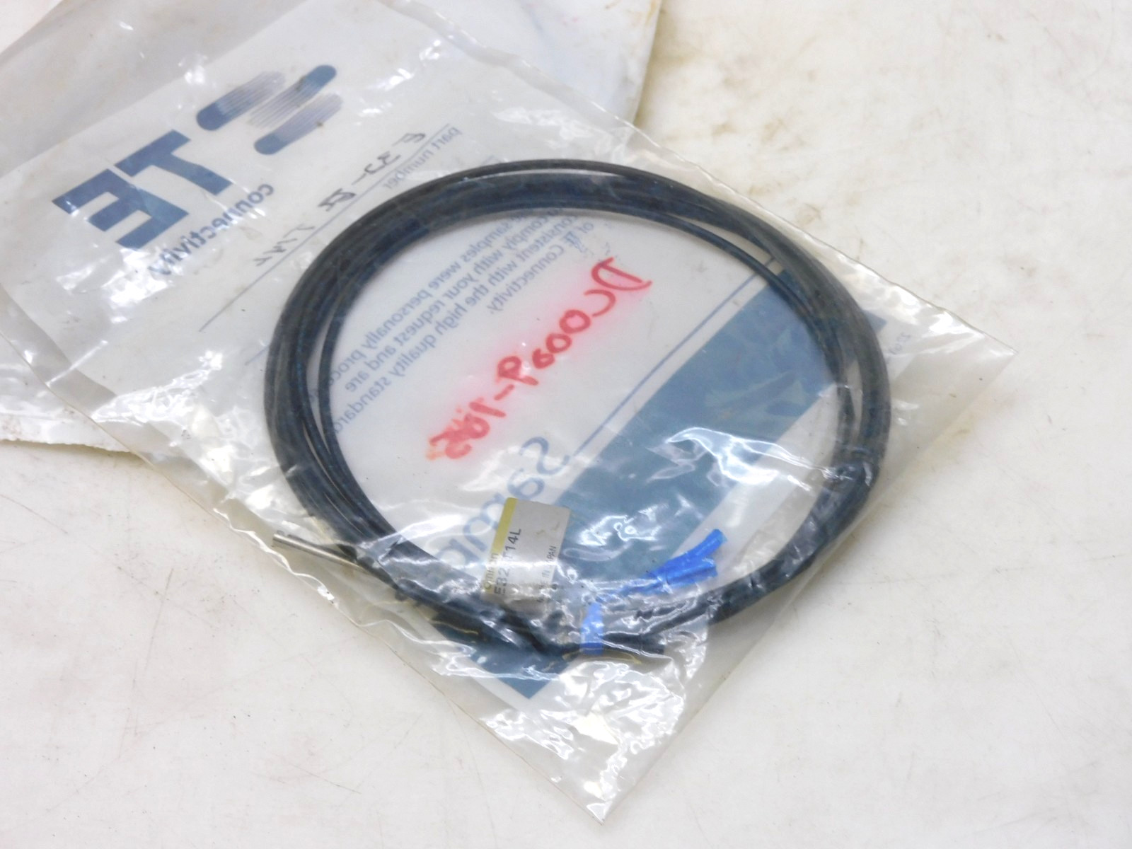 OMRON E32-T14L Photoelectric Switch Fiber Sensor Lot of 2