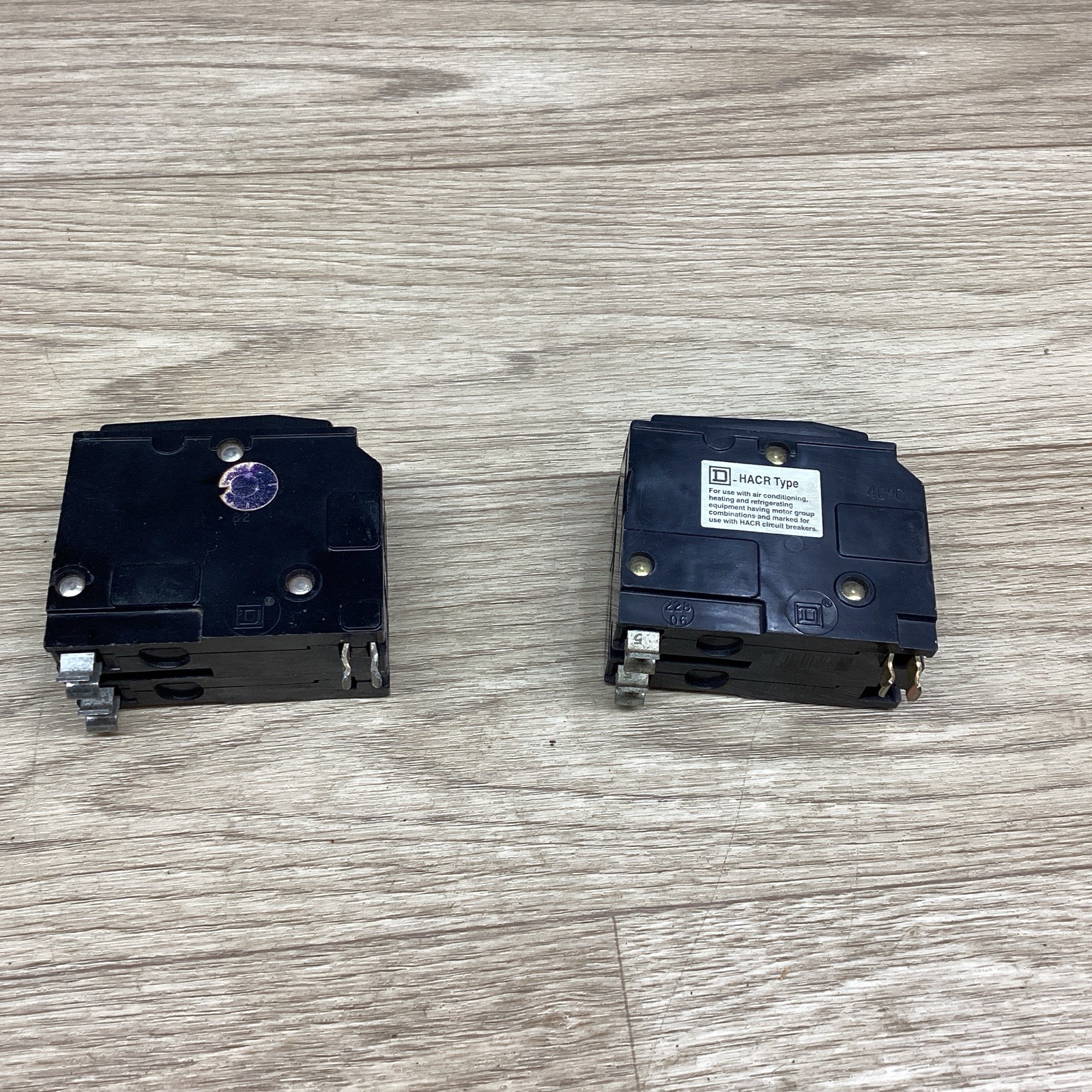 LOT OF 2 SQUARE D 20 AMP 2 POLE TYPE QO CIRCUIT BREAKER #804PT155*CO