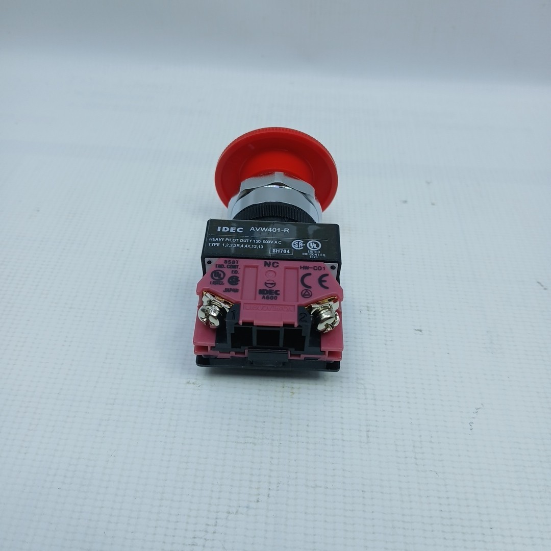 IDEC AVW401R E-STOP PUSHBUTTON RED TWIST RELEASE 1NC NIB
