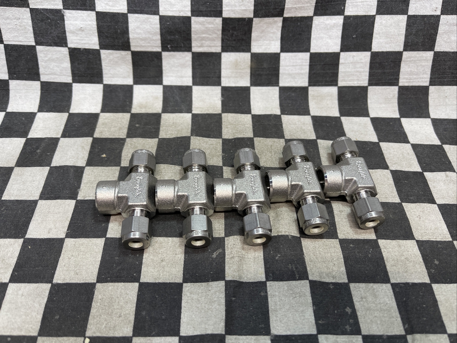 SWAGELOK Female Branch Tee 1/4″, SS-400-3-4TTF, LOT OF 5, SHIPSAMEDAY#1606V9