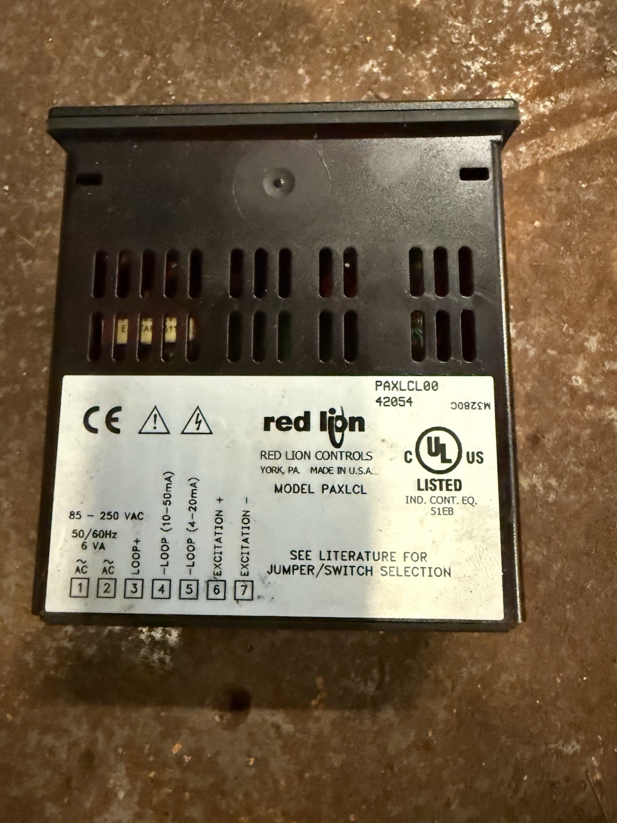 RED LION CONTROLS PAXLCL00 PANEL METER 85-250VAC 50/60HZ PAXLCL WORKING