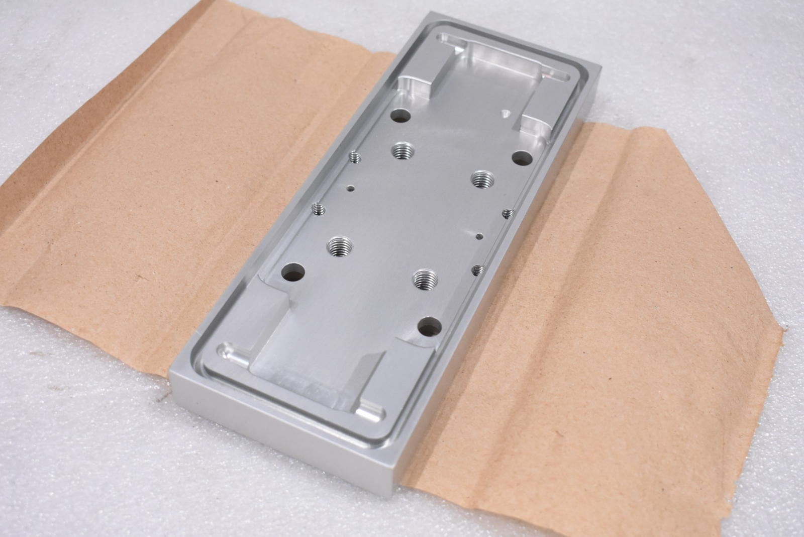 PHD SFP5 40X425-AB-NB2-PB-H4800 MOUNTING PLATE 8-5/8″ X 3-5/16″ X 15/16″ AVENTIC