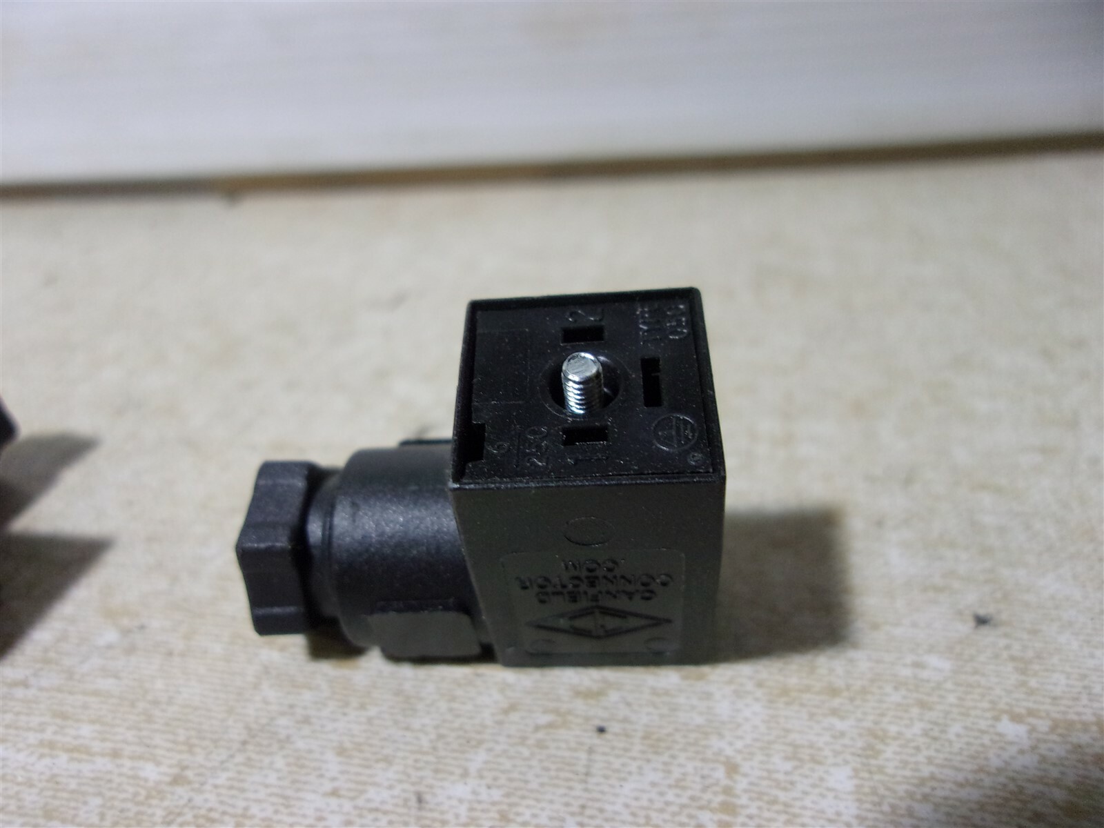 NEW Canfield Connector Type 050 6/250, Lot of 2 *FREE SHIPPING*