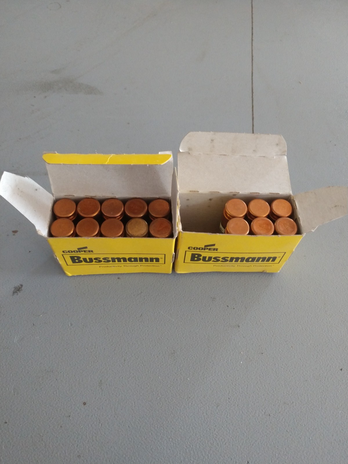 LOT OF (16) NEW OLD STOCK! BUSSMANN FUSETRON 30A 250V RK5 FUSES FRN-R-30