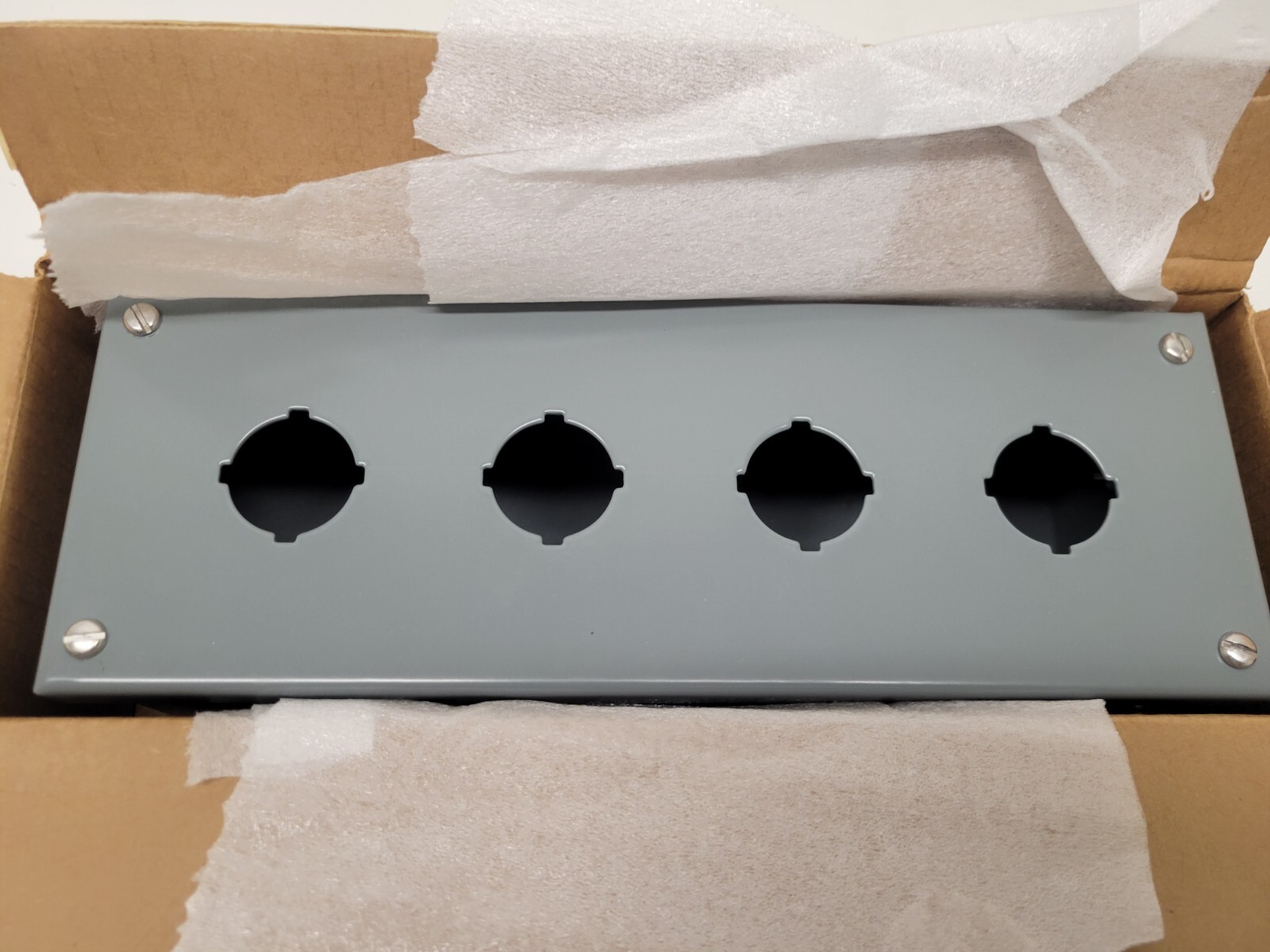 NEW IN BOX! SQUARE D 4 UNIT PUSH BUTTON CONTROL STATION 9001KYAF4