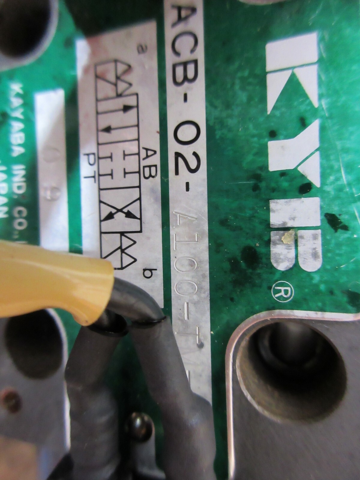 KYB VALVE DSGS-ACB-02-A100-TM-K5 MAZAK MULTIPLEX 610 EACH 1